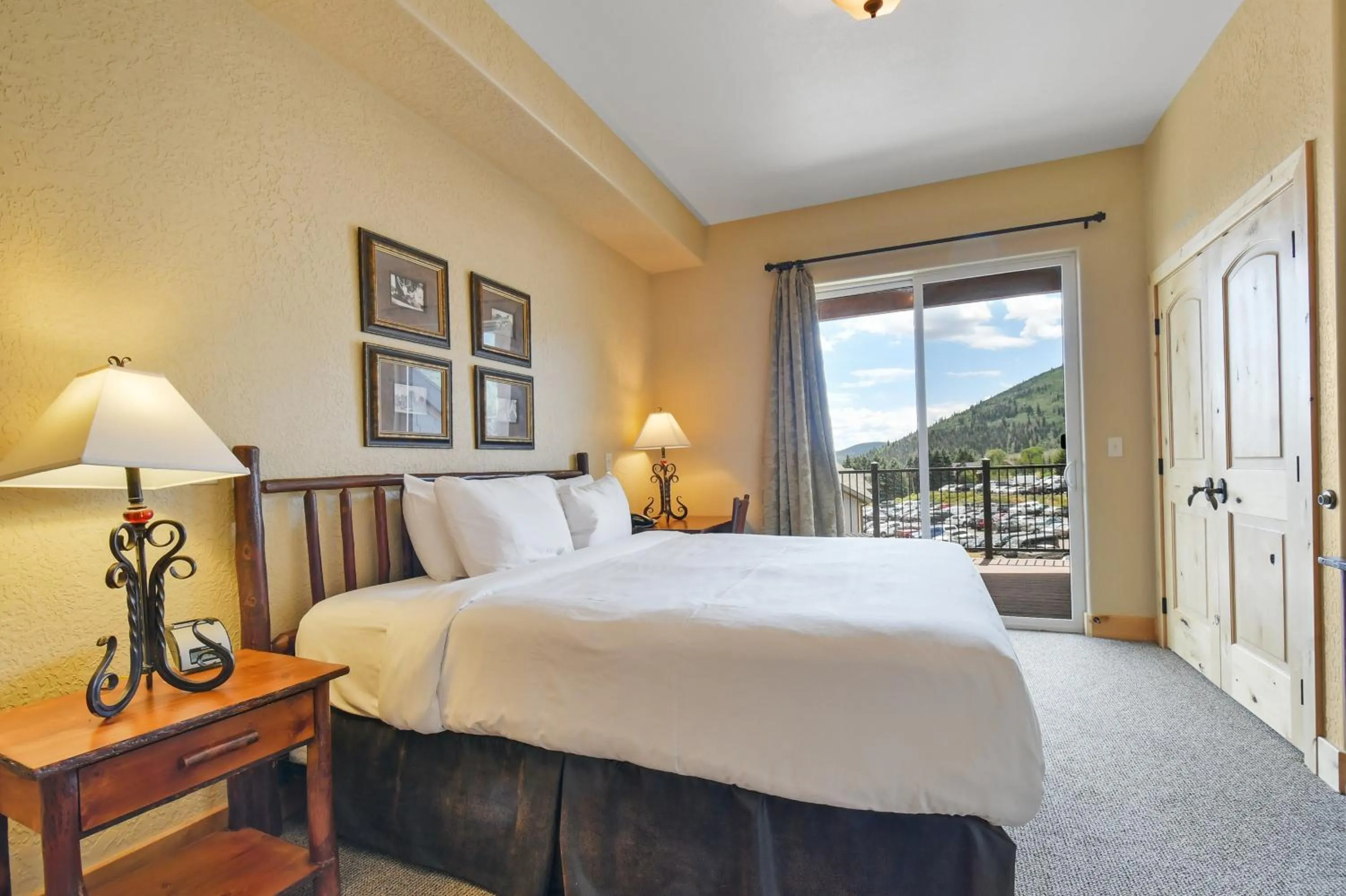 Bed in Silverado Lodge by Park City - Canyons Village