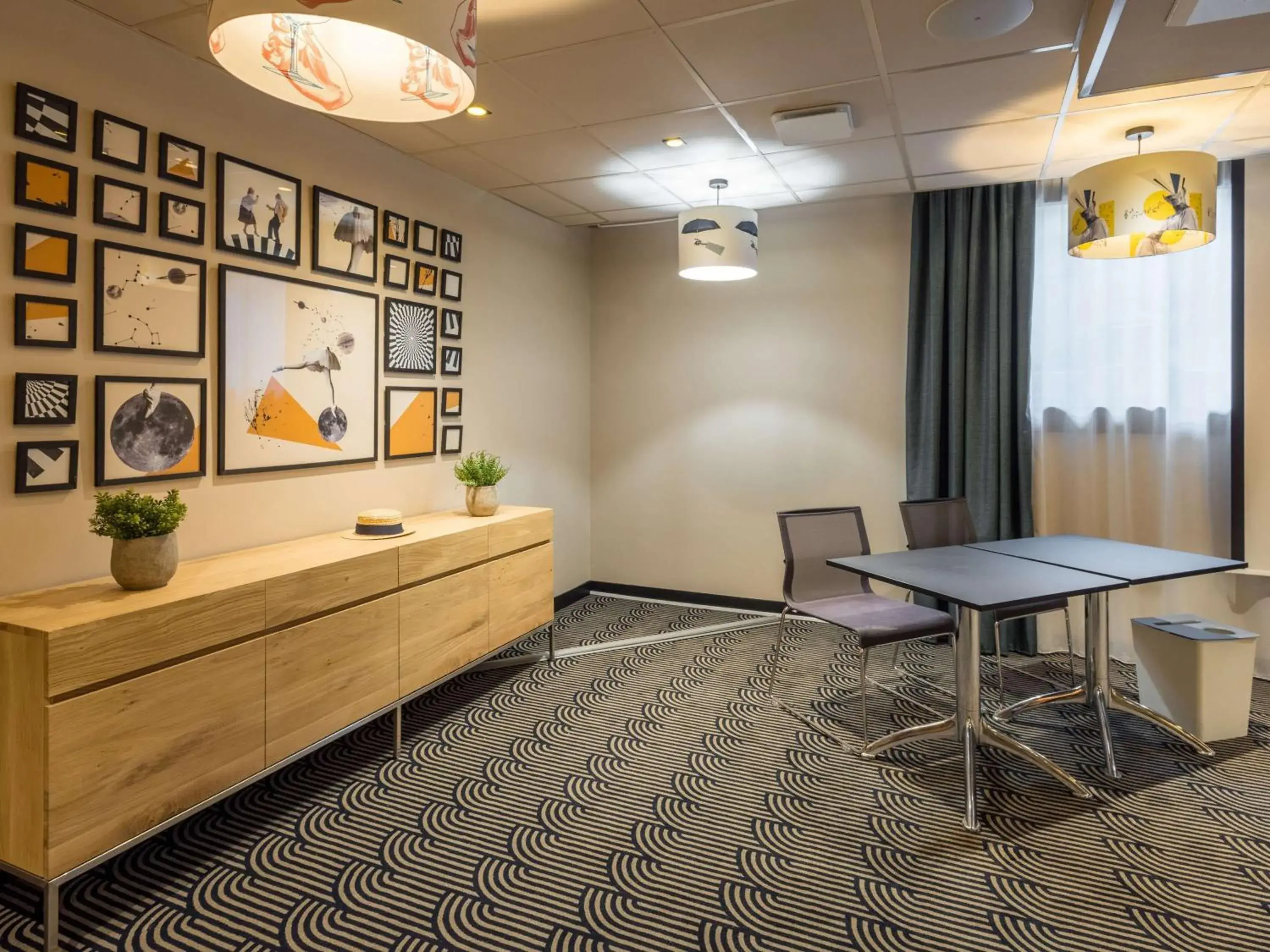 Meeting/conference room in Novotel Paris Suresnes Longchamp