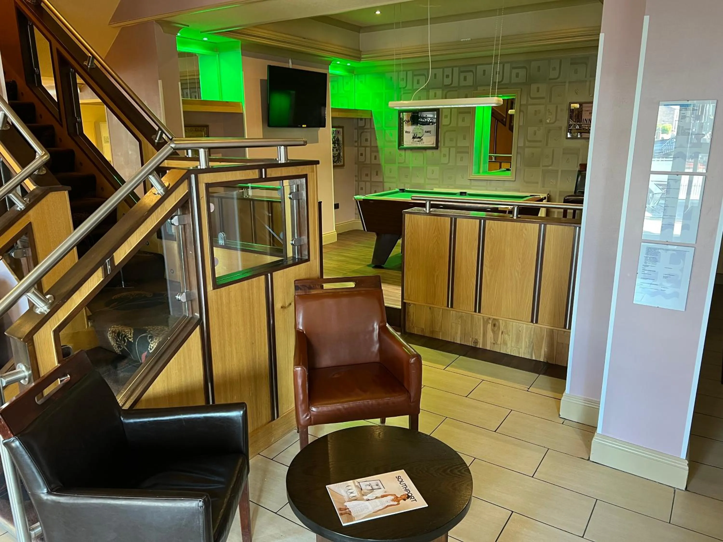 Lobby or reception in Southport Metro Hotel