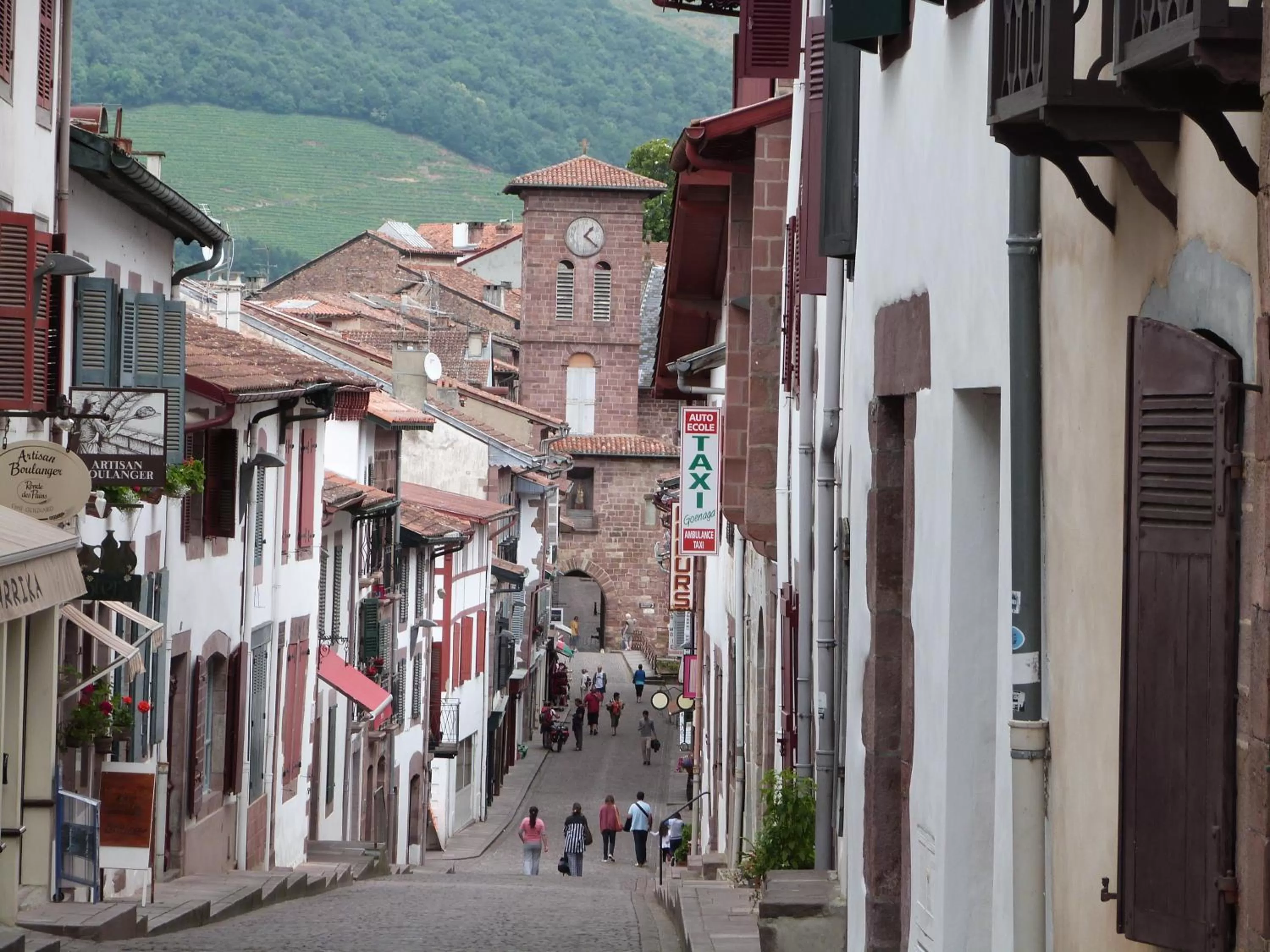 Activities, Neighborhood in Hotel des Remparts