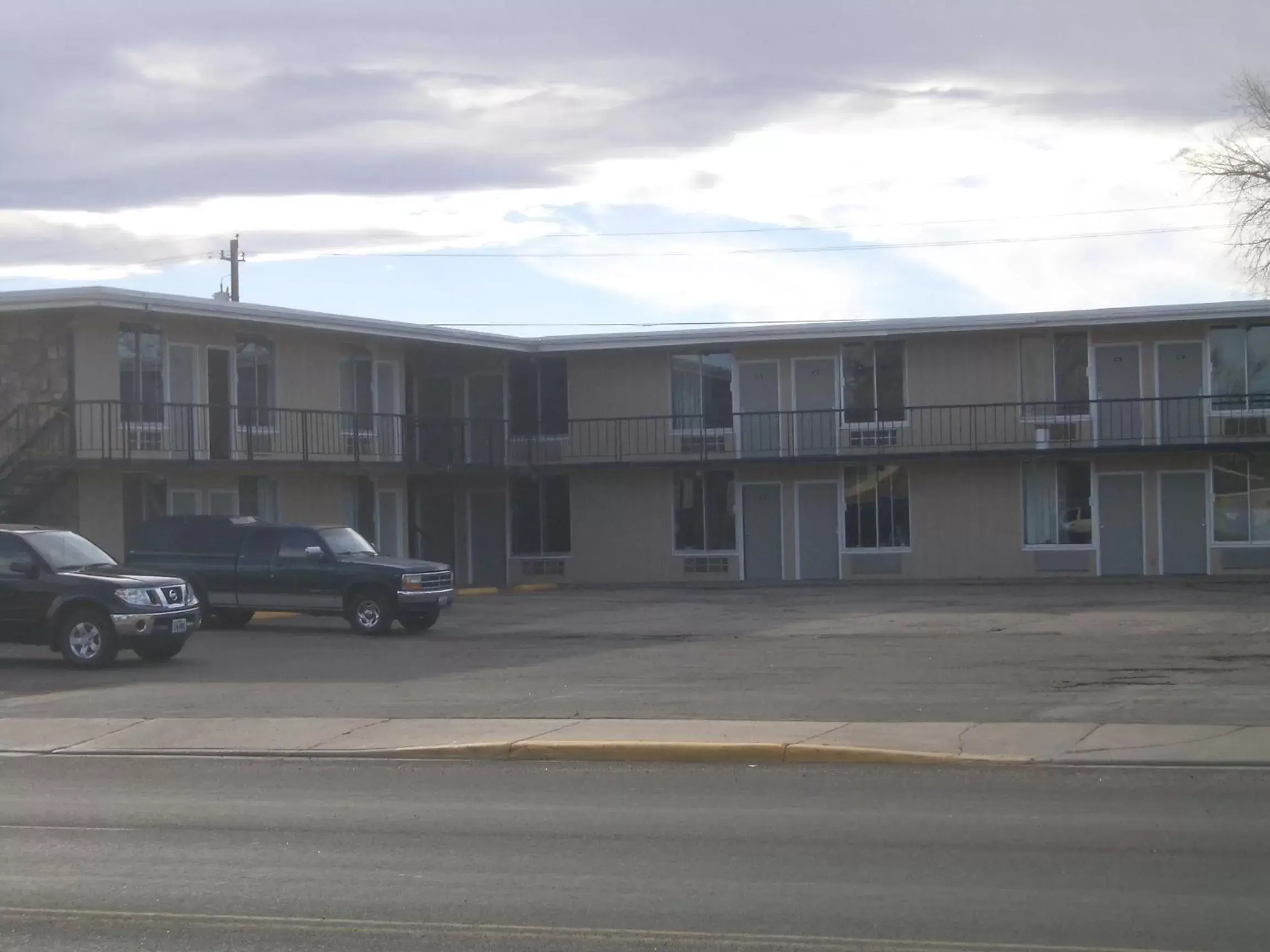 Property Building in Laramie Valley Inn