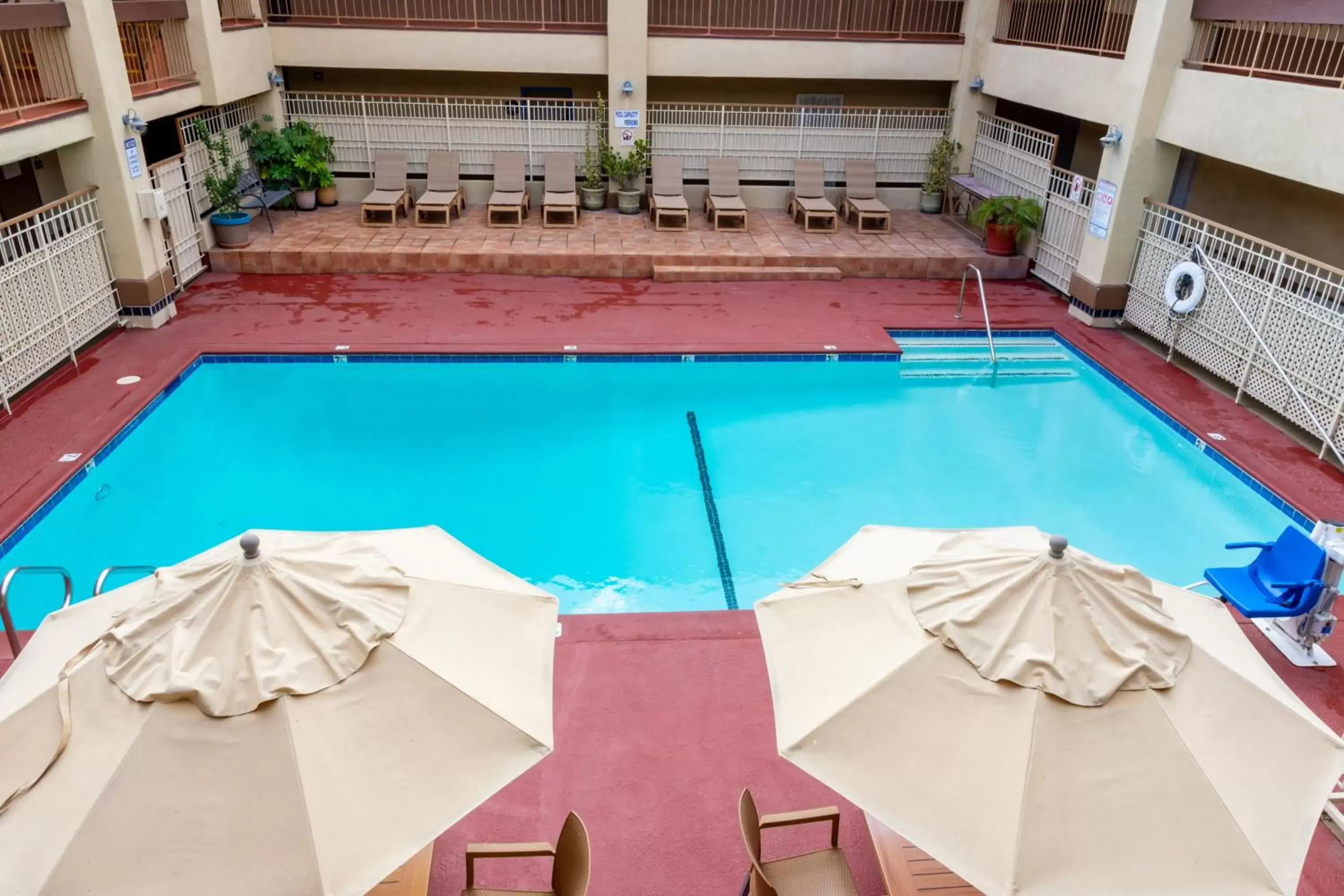 Swimming pool, Pool View in Days Inn & Suites by Wyndham Artesia