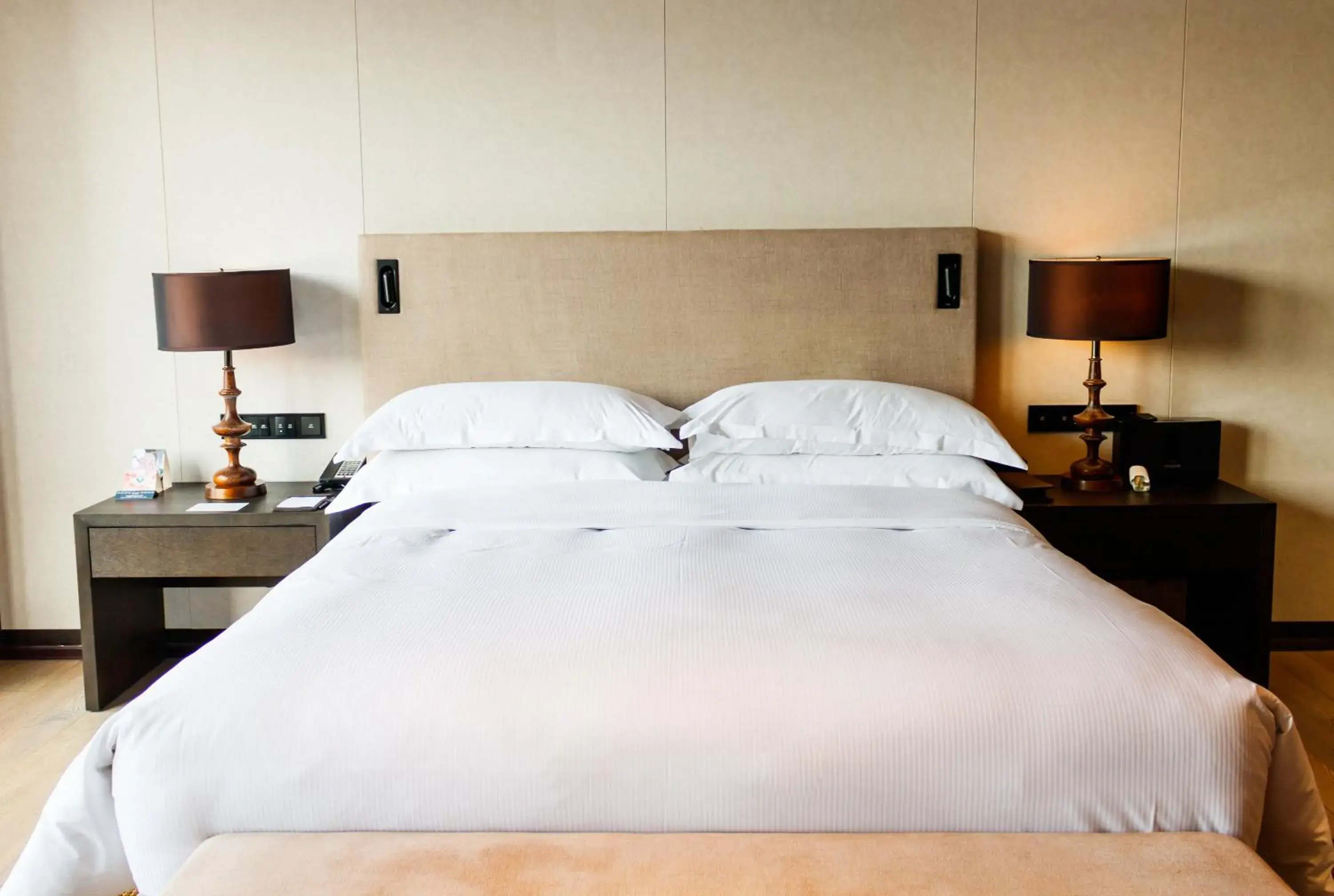 Bedroom, Bed in Hilton Ningbo Dongqian Lake