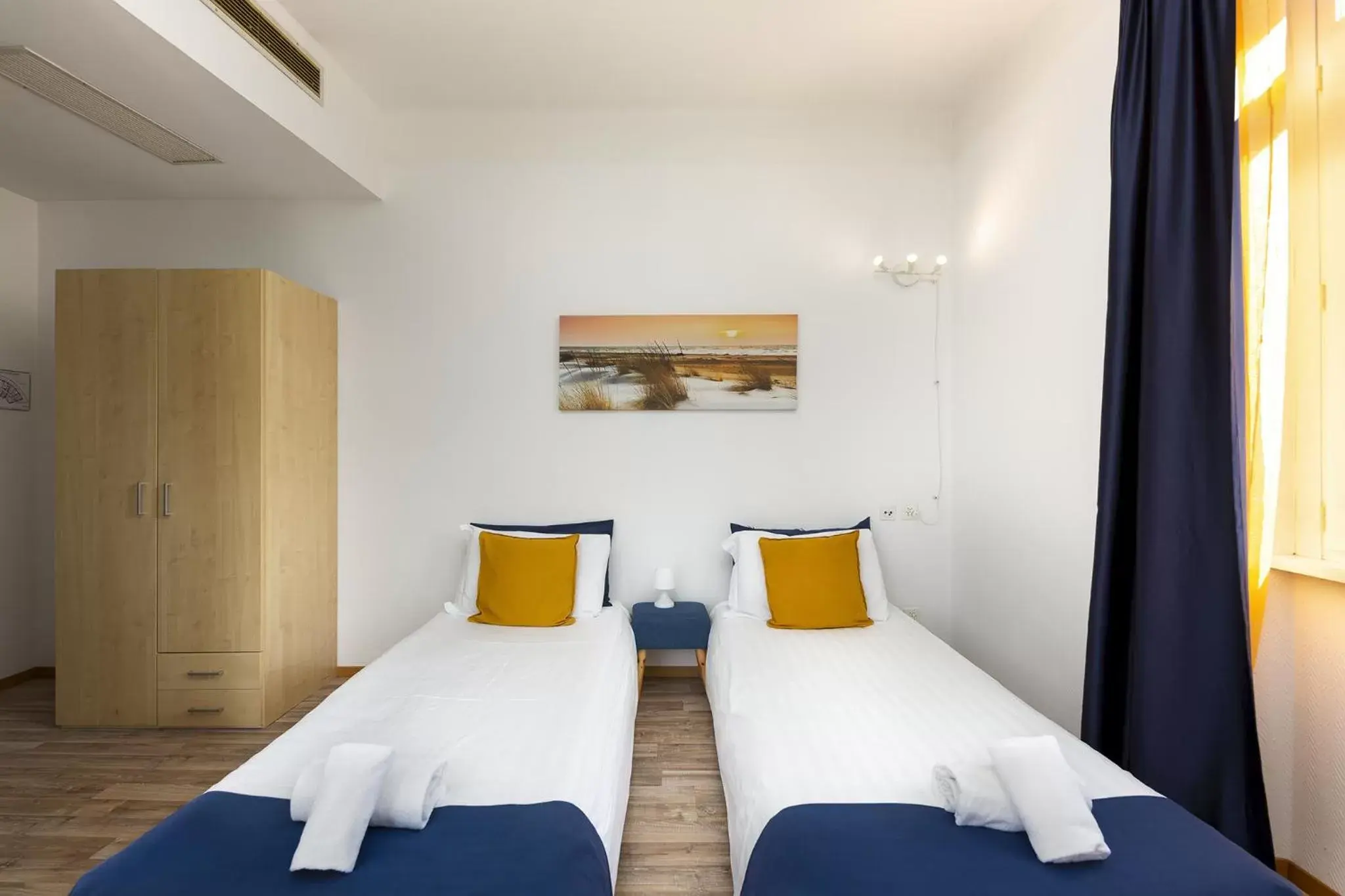 Bed in GuestHouse Lugano Center by LR