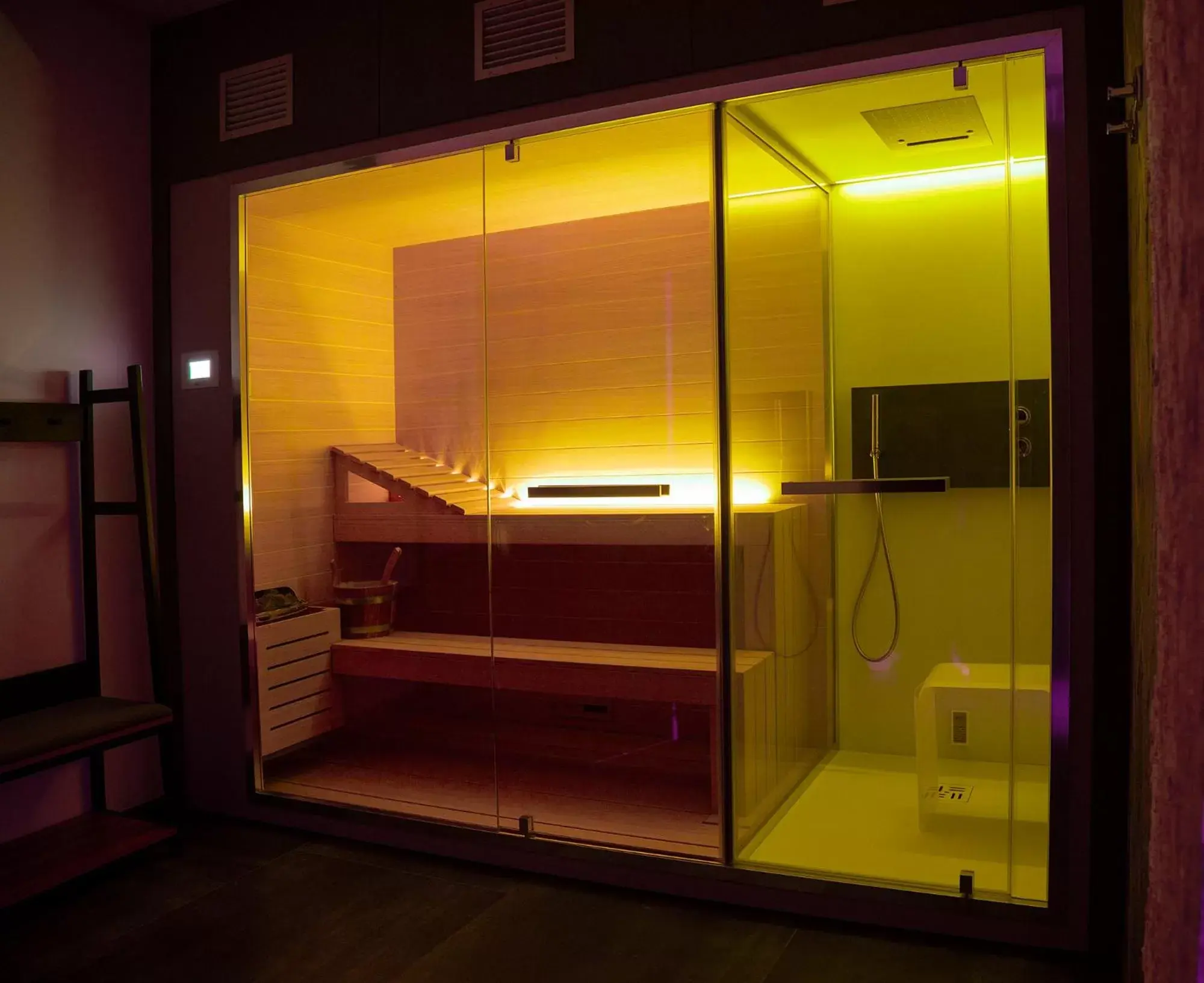 Sauna in MANTRA Suite&Rooms