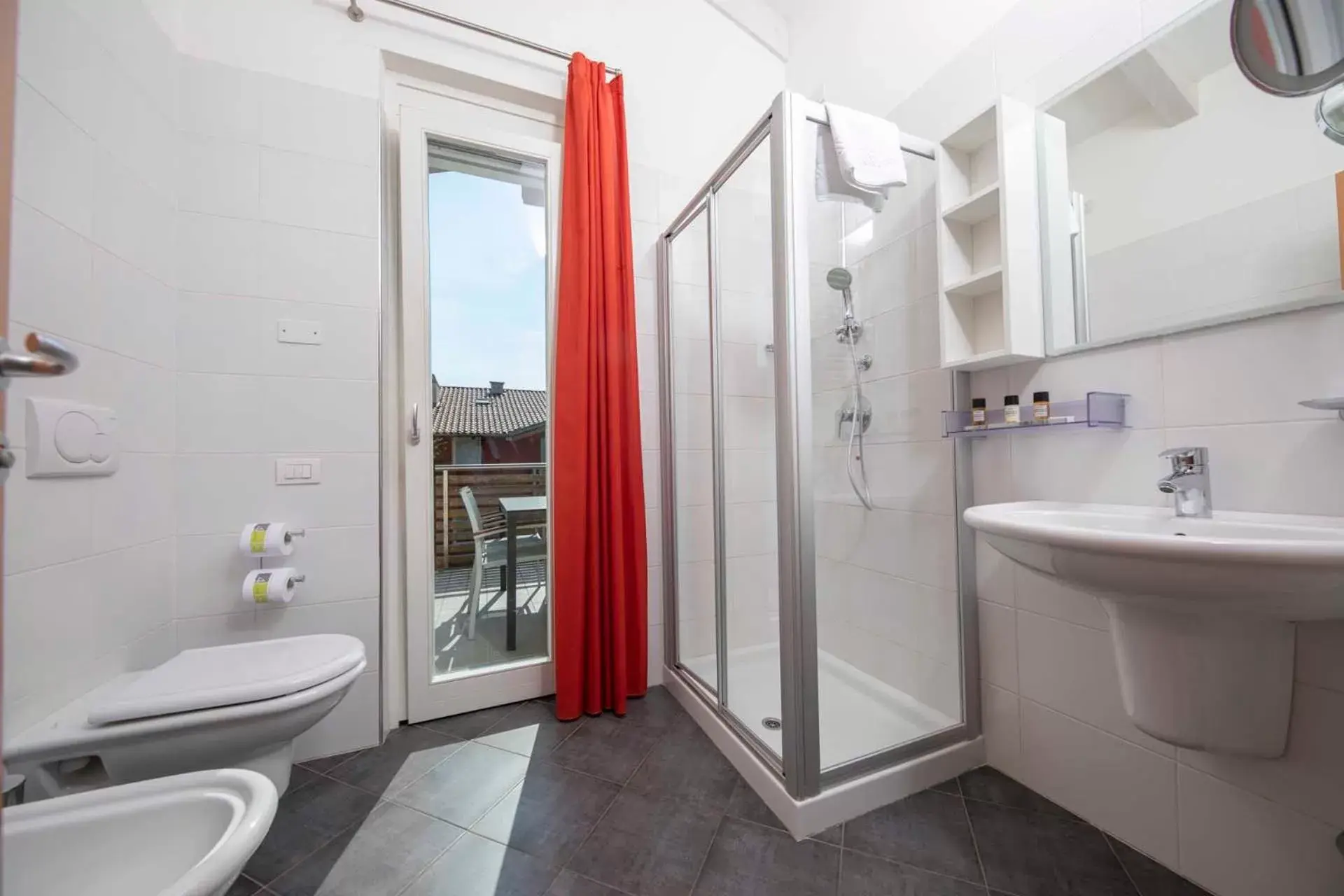 Shower, Bathroom in 4 Limoni Apartment Resort