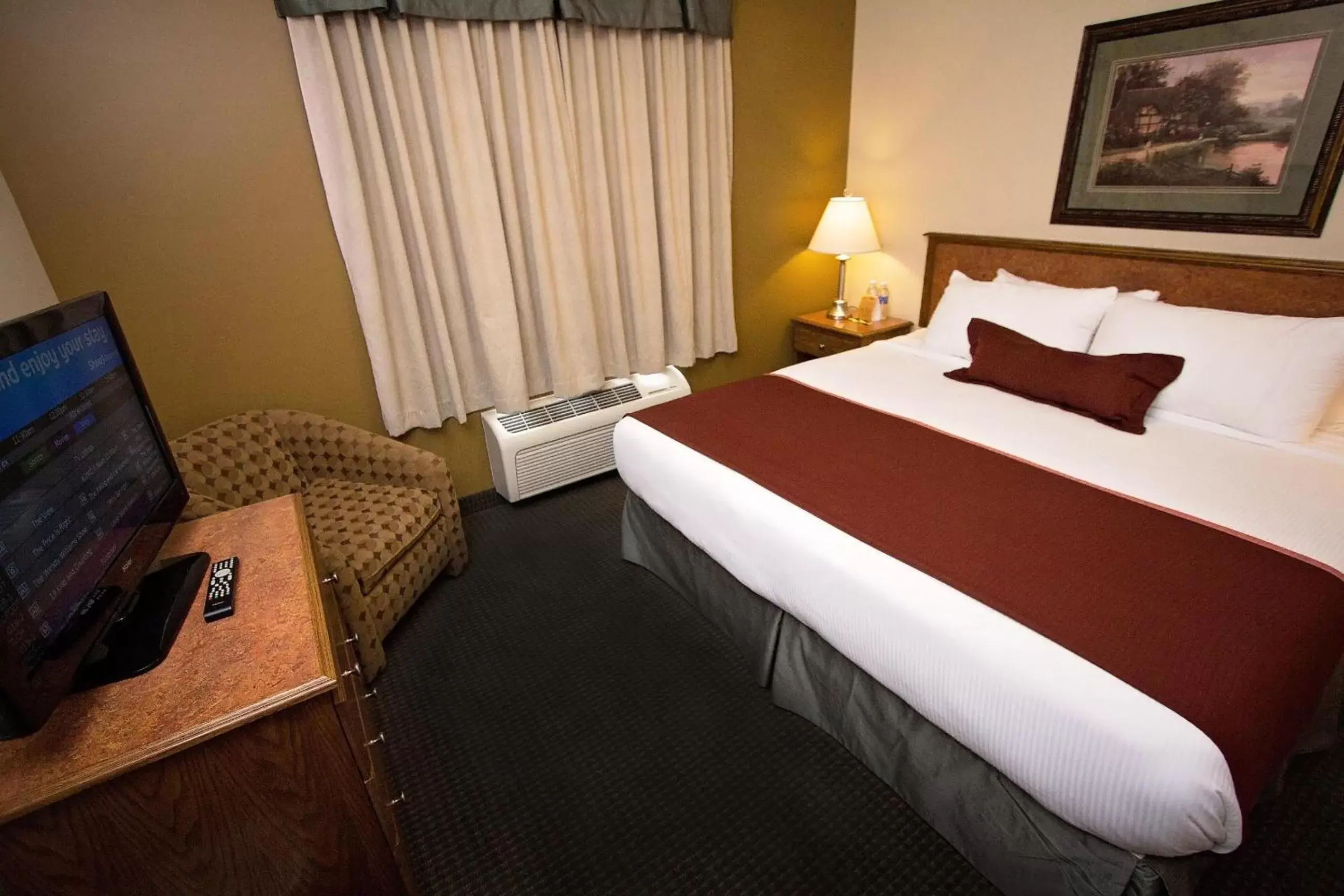 Bedroom, Bed in Service Plus Inns & Suites Drayton Valley