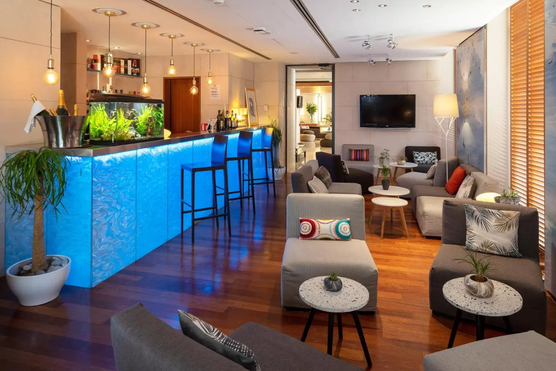 Lounge or bar, Lobby/Reception in Hotel Beau Rivage