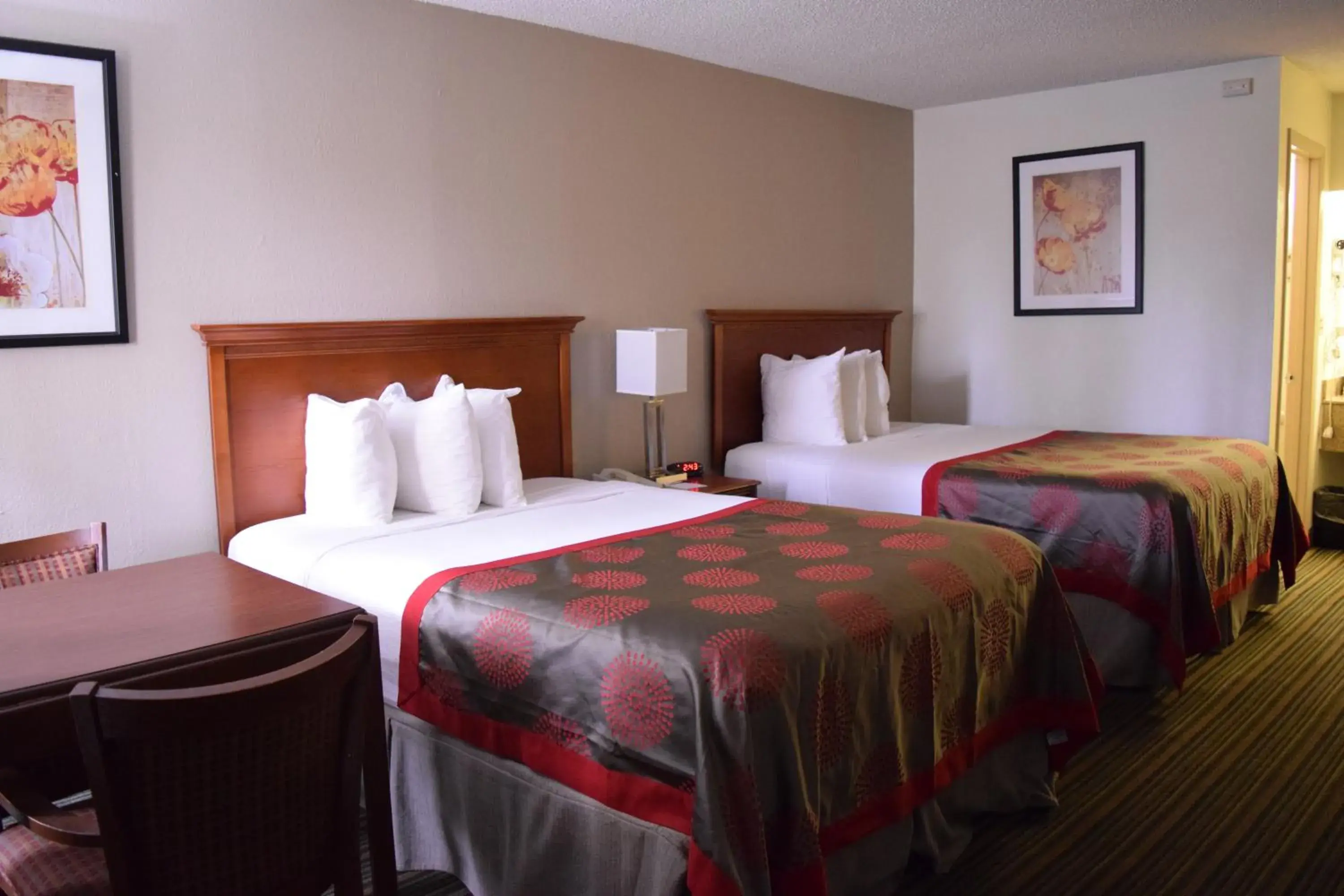 View (from property/room), Bed in Ramada by Wyndham Savannah Gateway