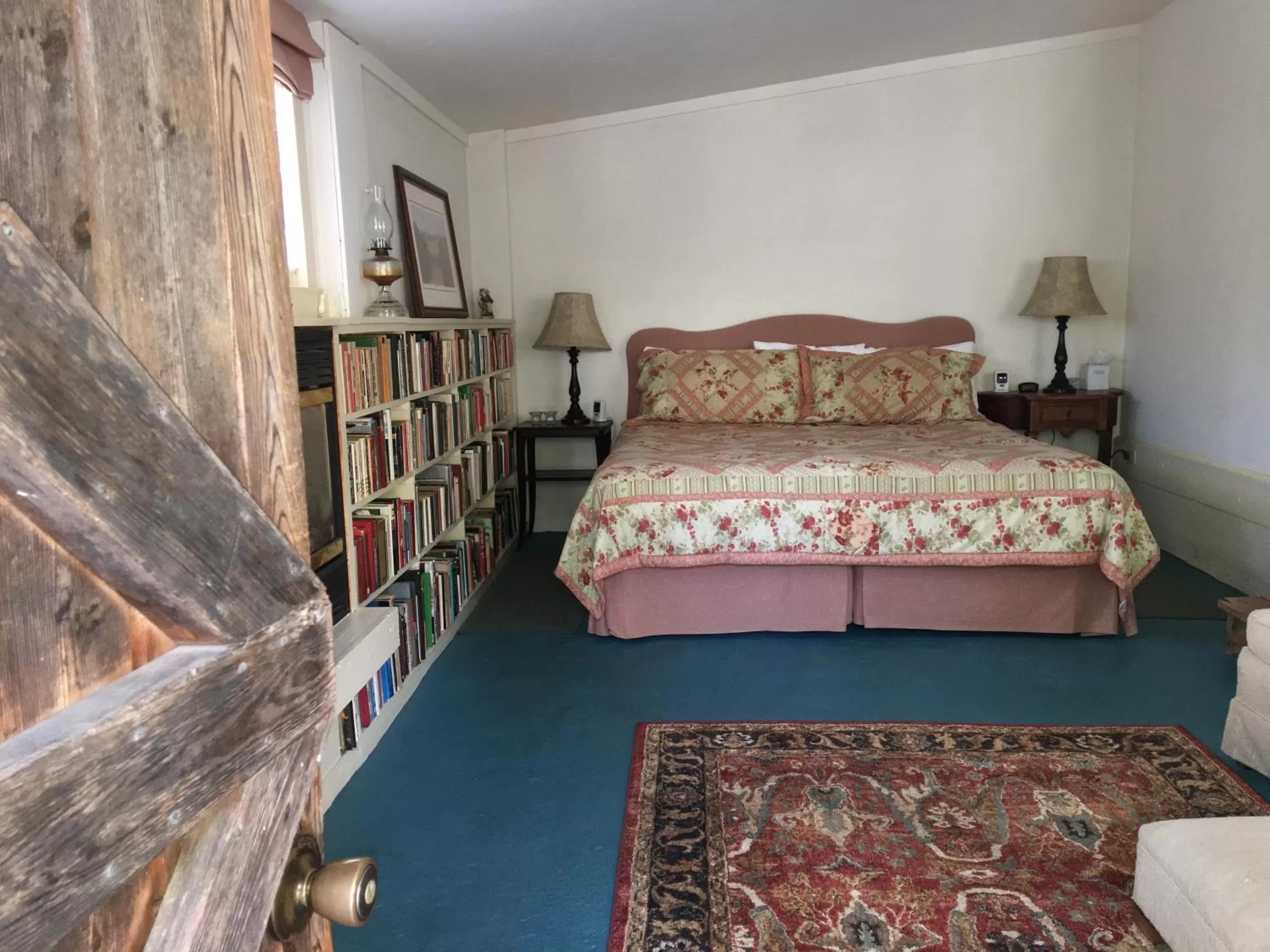 Bed in River House Inn