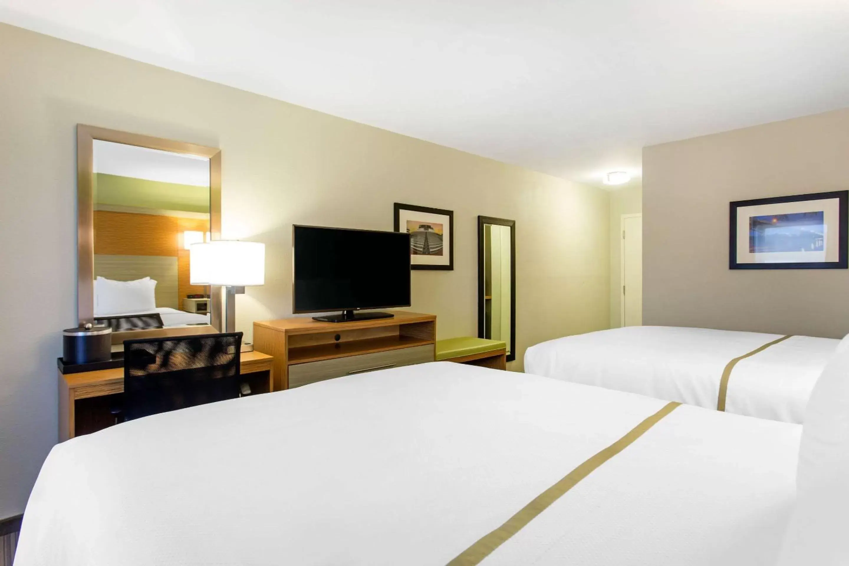 Photo of the whole room, Bed in Gallus Stadium Park Inn, Ascend Hotel Collection