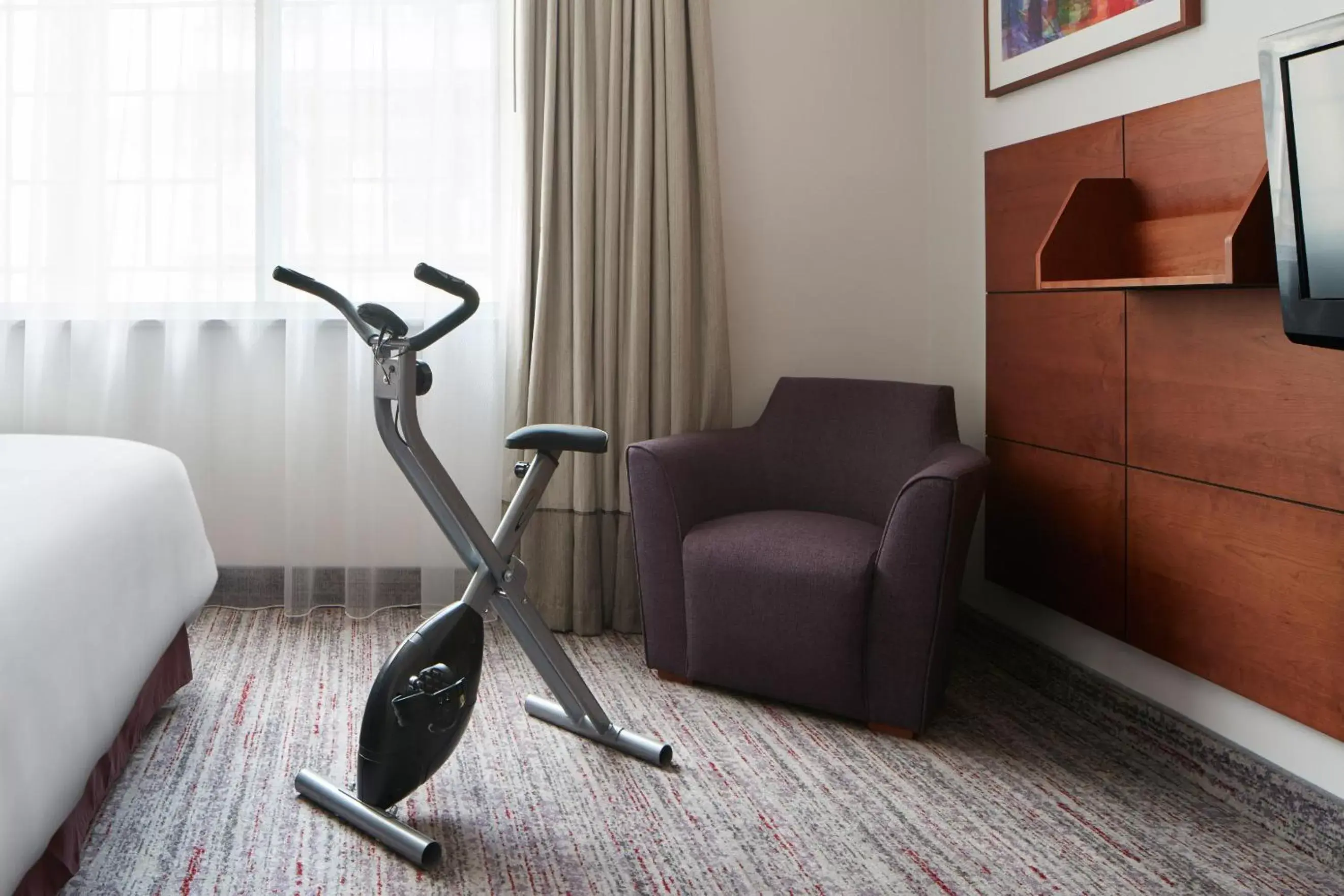 Photo of the whole room, Fitness Center/Facilities in Club Quarters Hotel London City, London