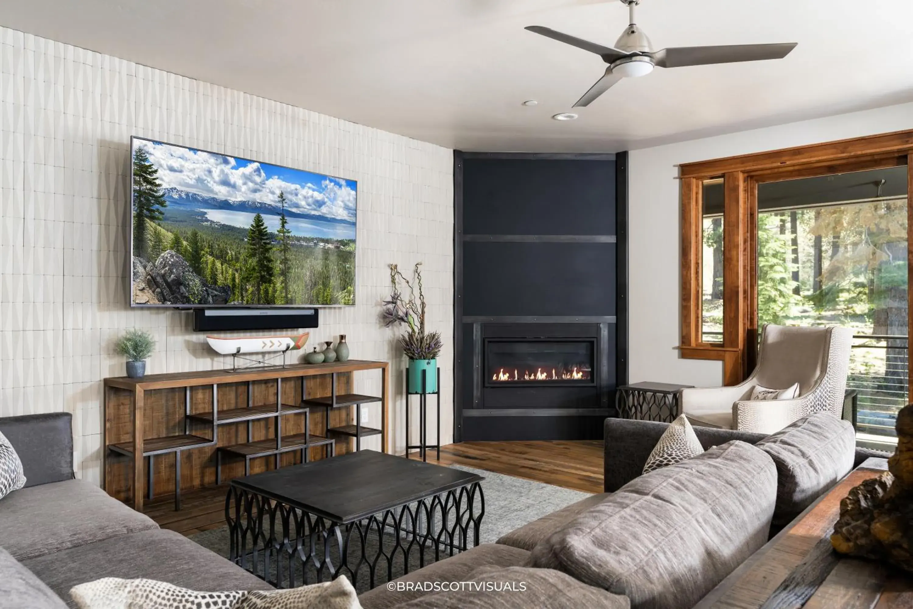 Living room, Seating Area in Gondola Vista Luxury Villas by Ski Heavenly & Beaches