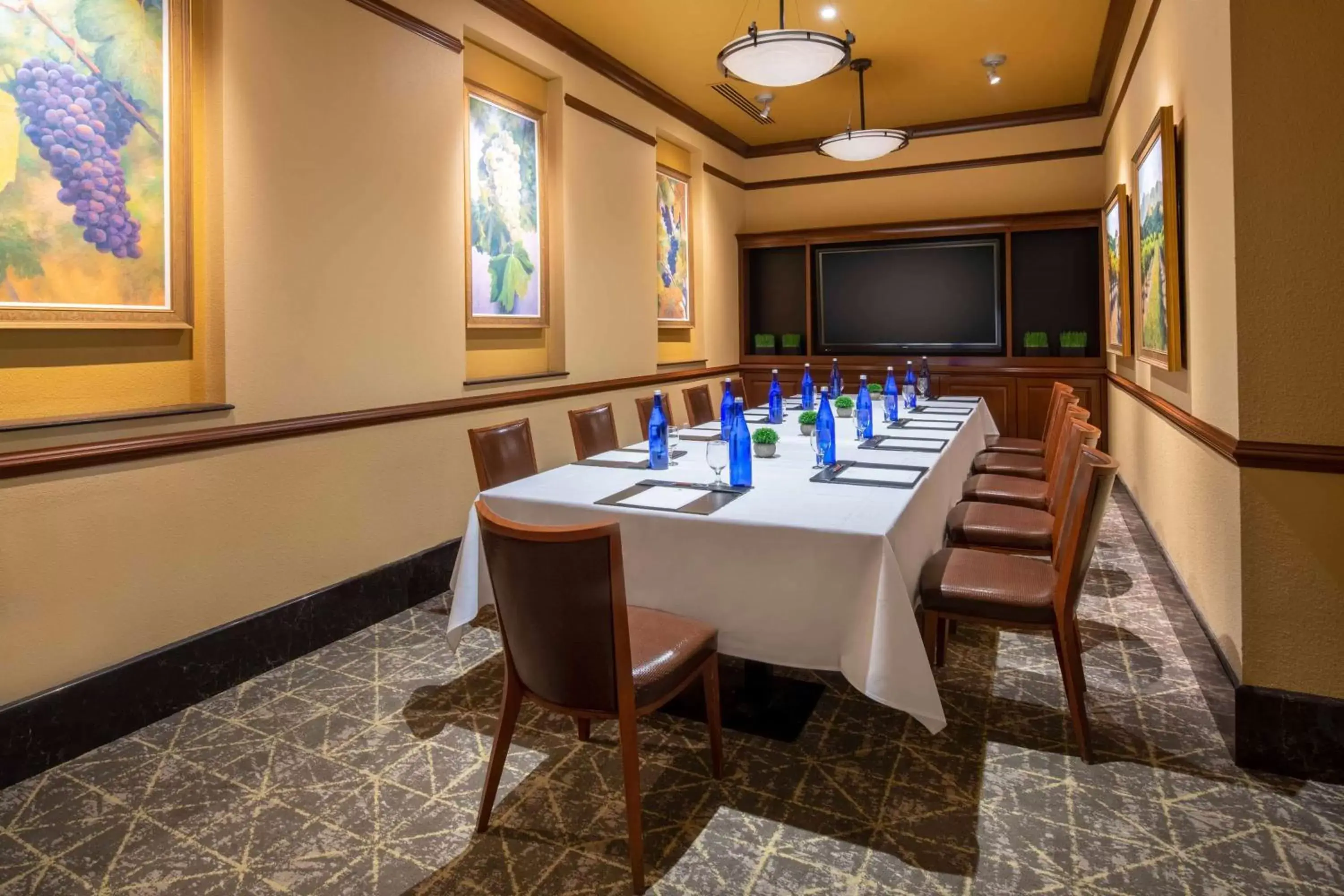 Meeting/conference room in Embassy Suites by Hilton Sacramento Riverfront Promenade