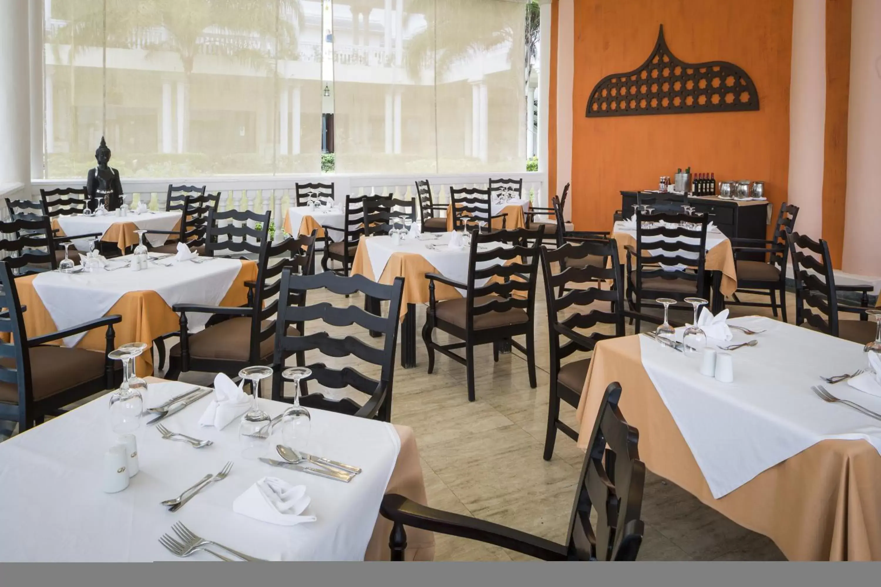 Restaurant/Places to Eat in Grand Palladium Lady Hamilton Resort & Spa - All Inclusive