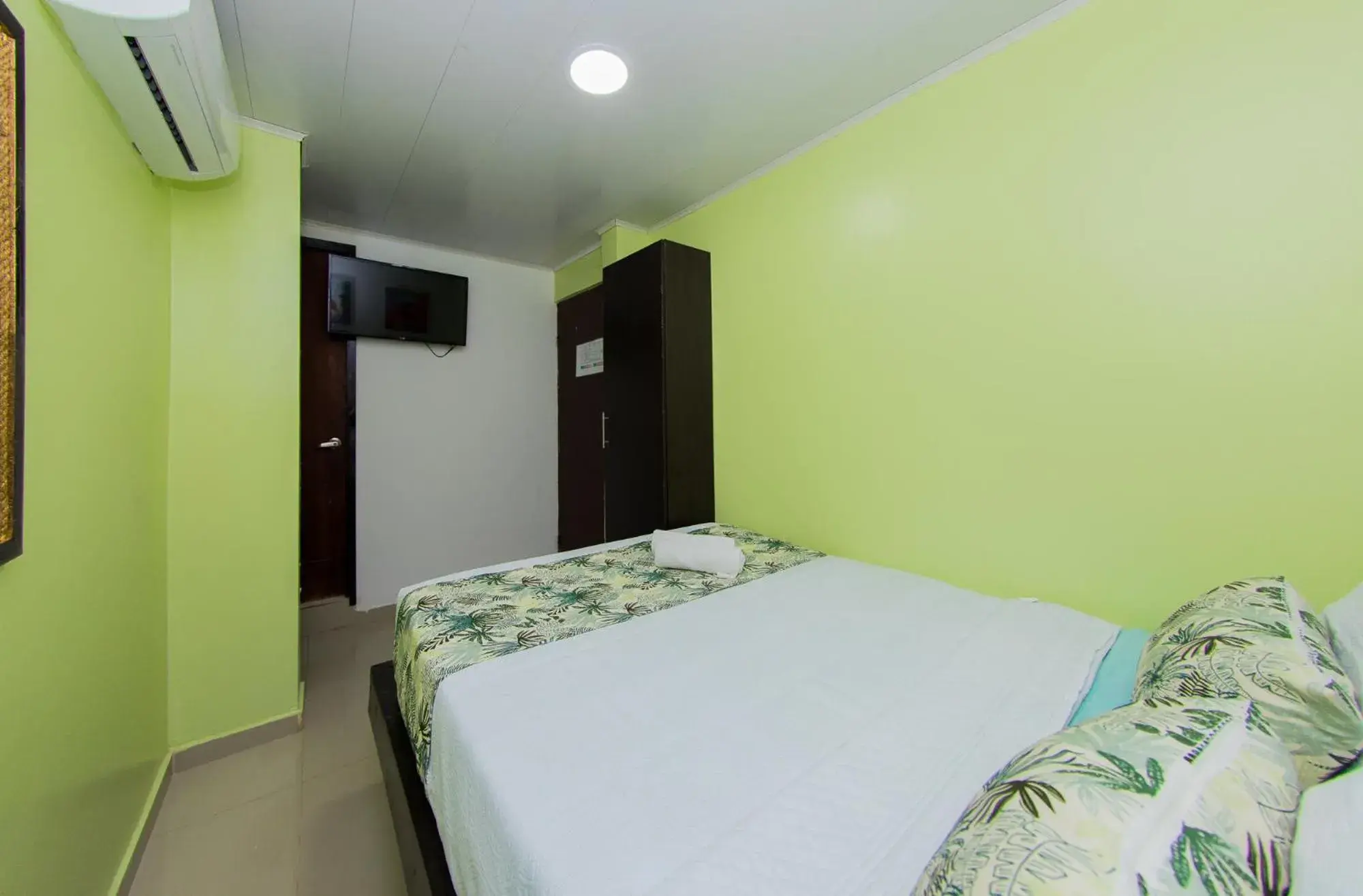 Bedroom, Bed in Hotel Marina Suites By GEH Suites