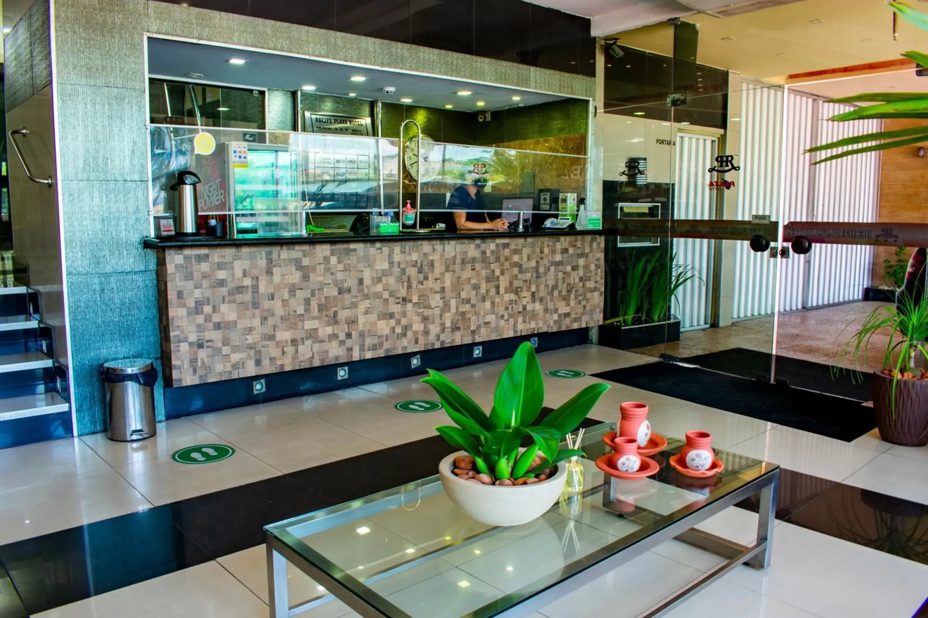 Lobby or reception, Restaurant/Places to Eat in Rede Andrade Plaza Recife