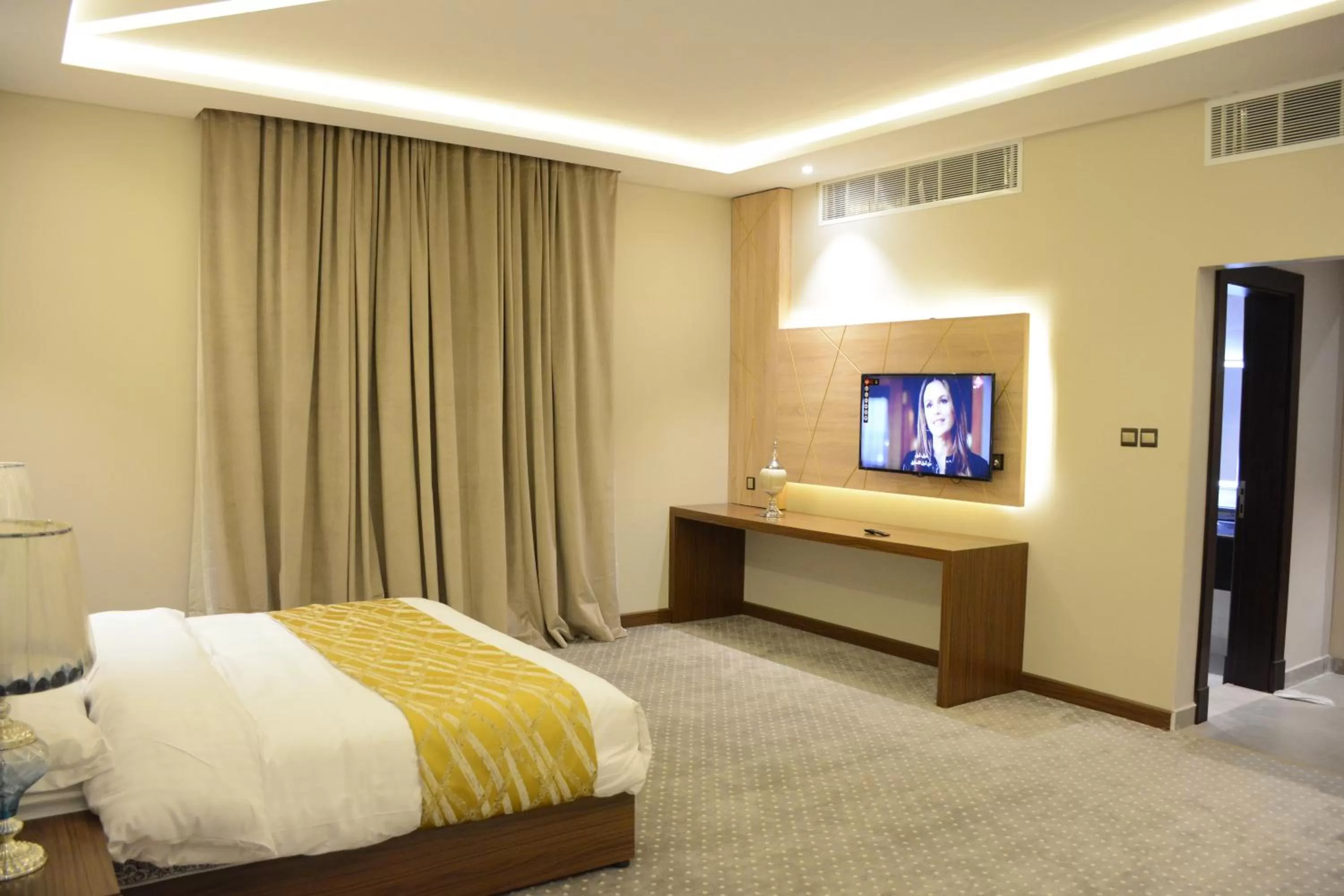 TV and multimedia, Bed in E1 Hotel
