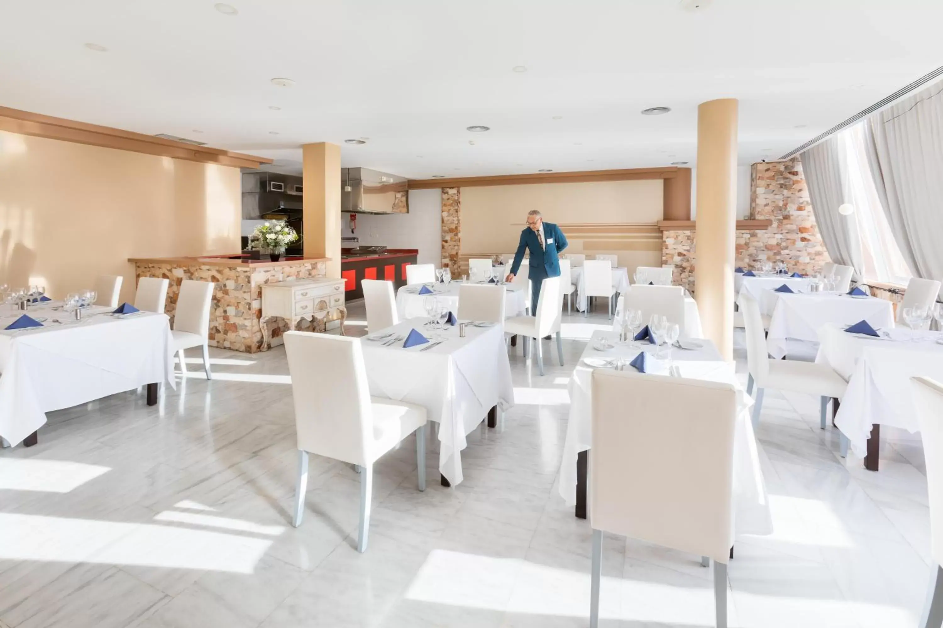 Restaurant/Places to Eat in Chatur Playa Real Resort