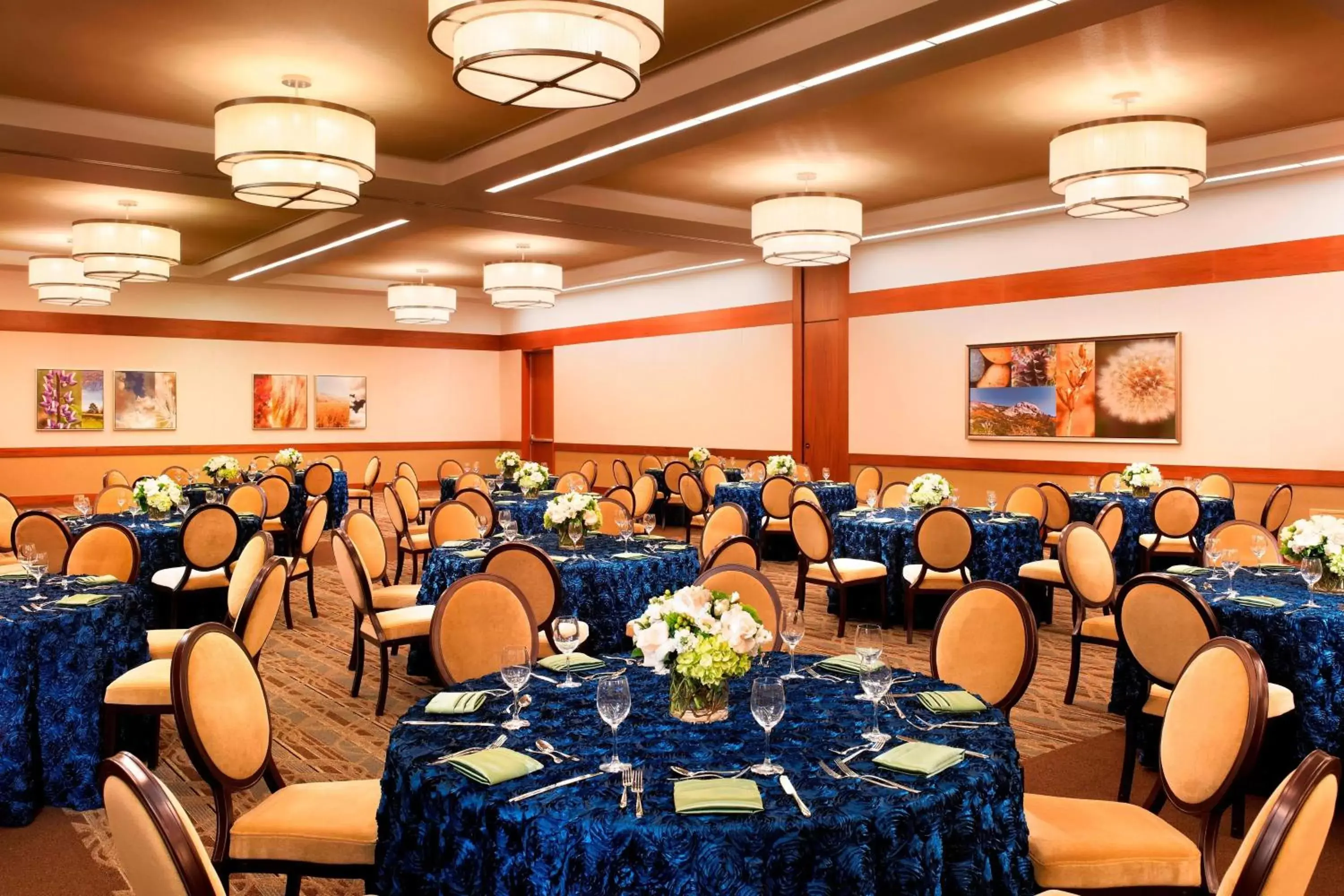 Meeting/conference room, Restaurant/Places to Eat in Sheraton Fairplex Hotel & Conference Center