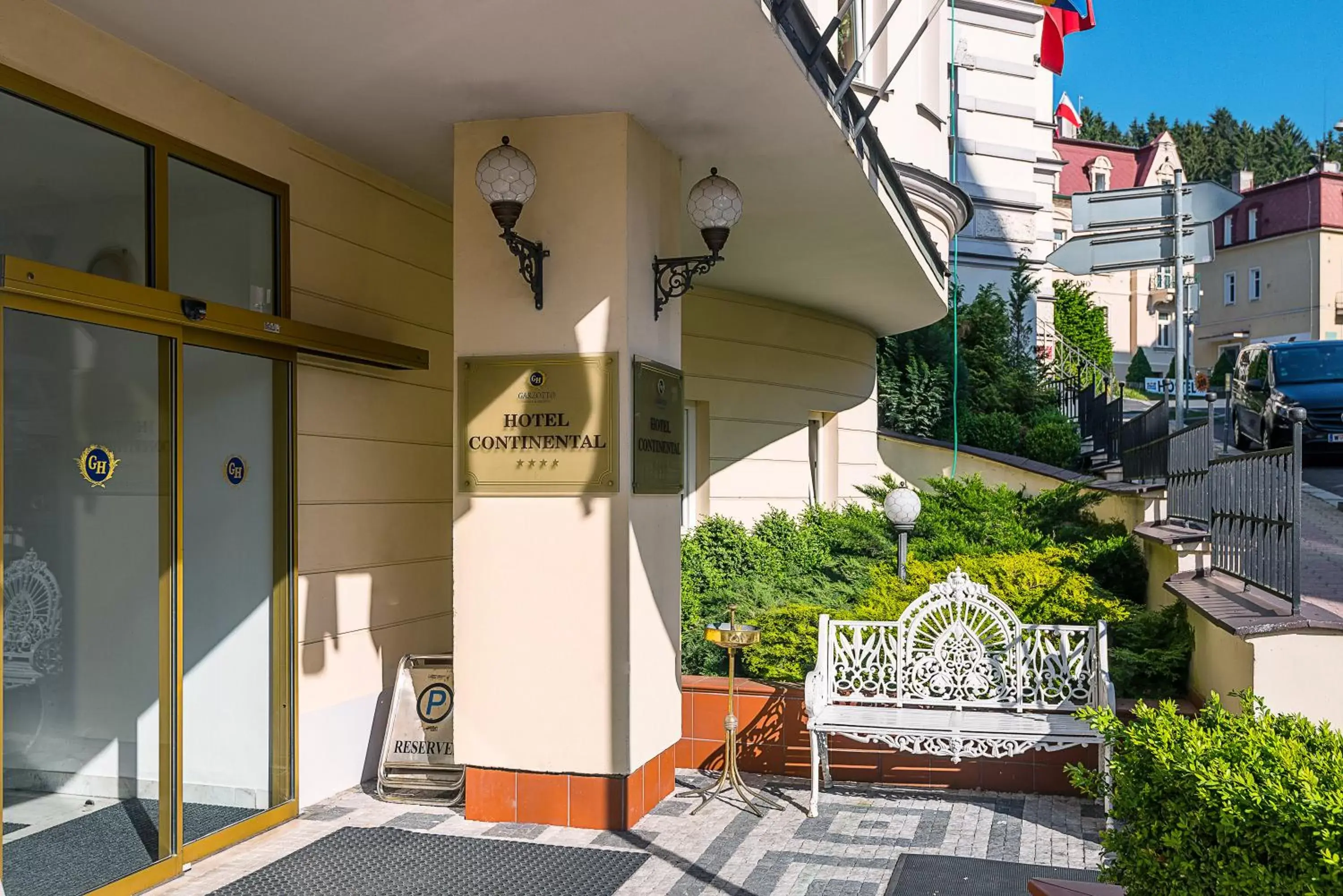 Facade/entrance in Hotel Continental