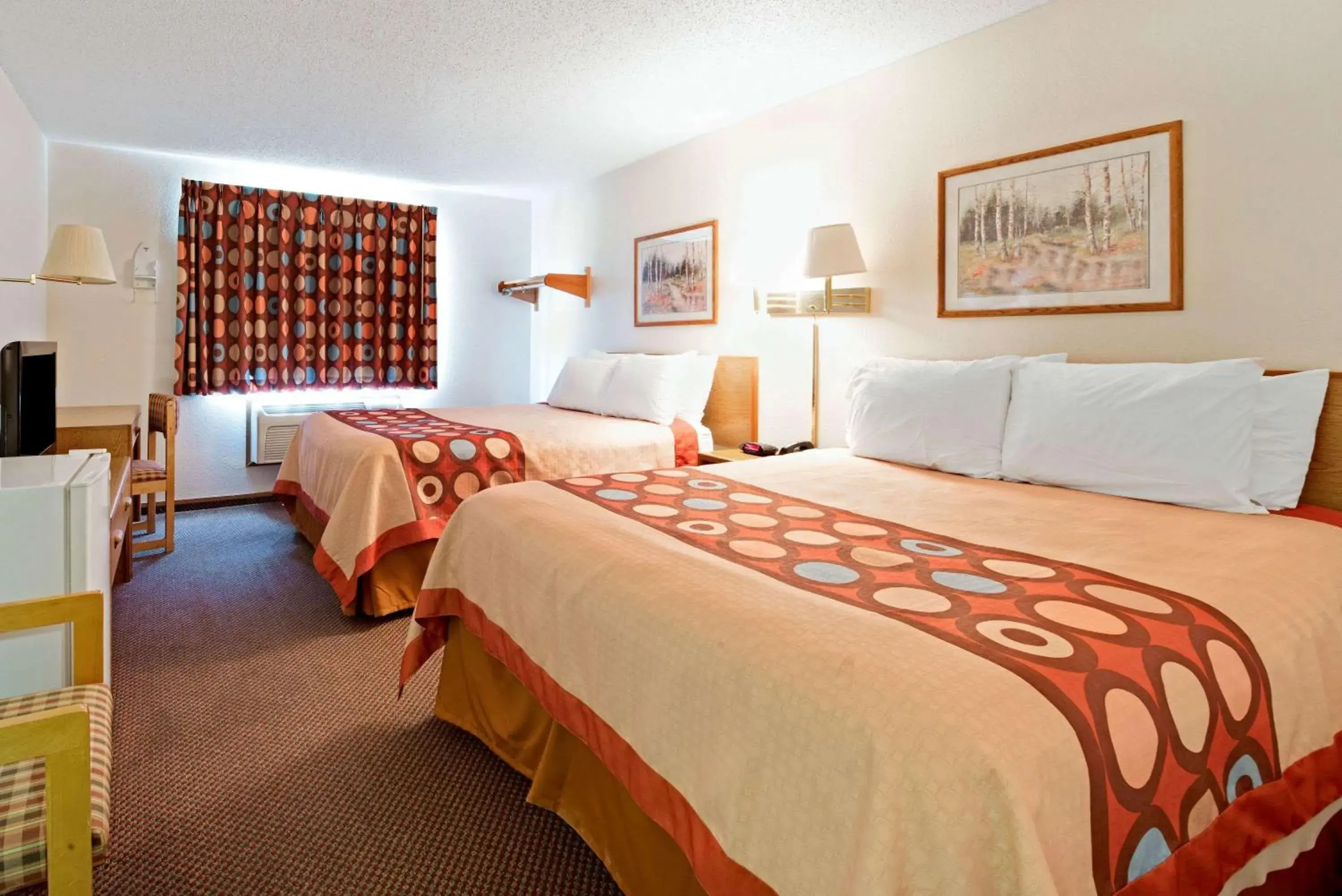 Double Room with Two Double Beds - Smoking in Super 8 by Wyndham Plano/Dallas Area Double Room with Two Double Beds - Smoking in Super 8 by Wyndham Plano/Dallas Area