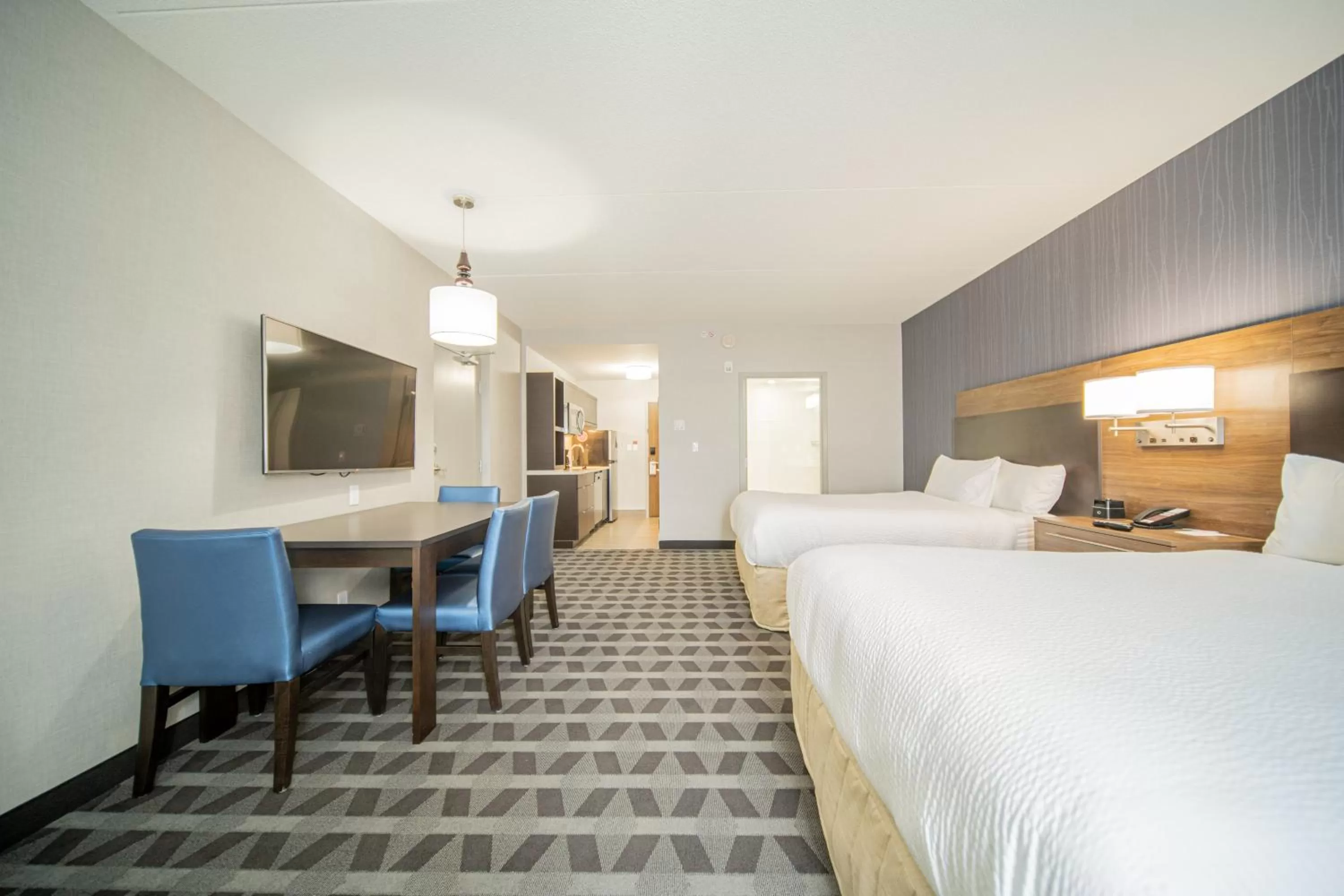 Photo of the whole room, Bed in TownePlace Suites by Marriott Brantford and Conference Centre