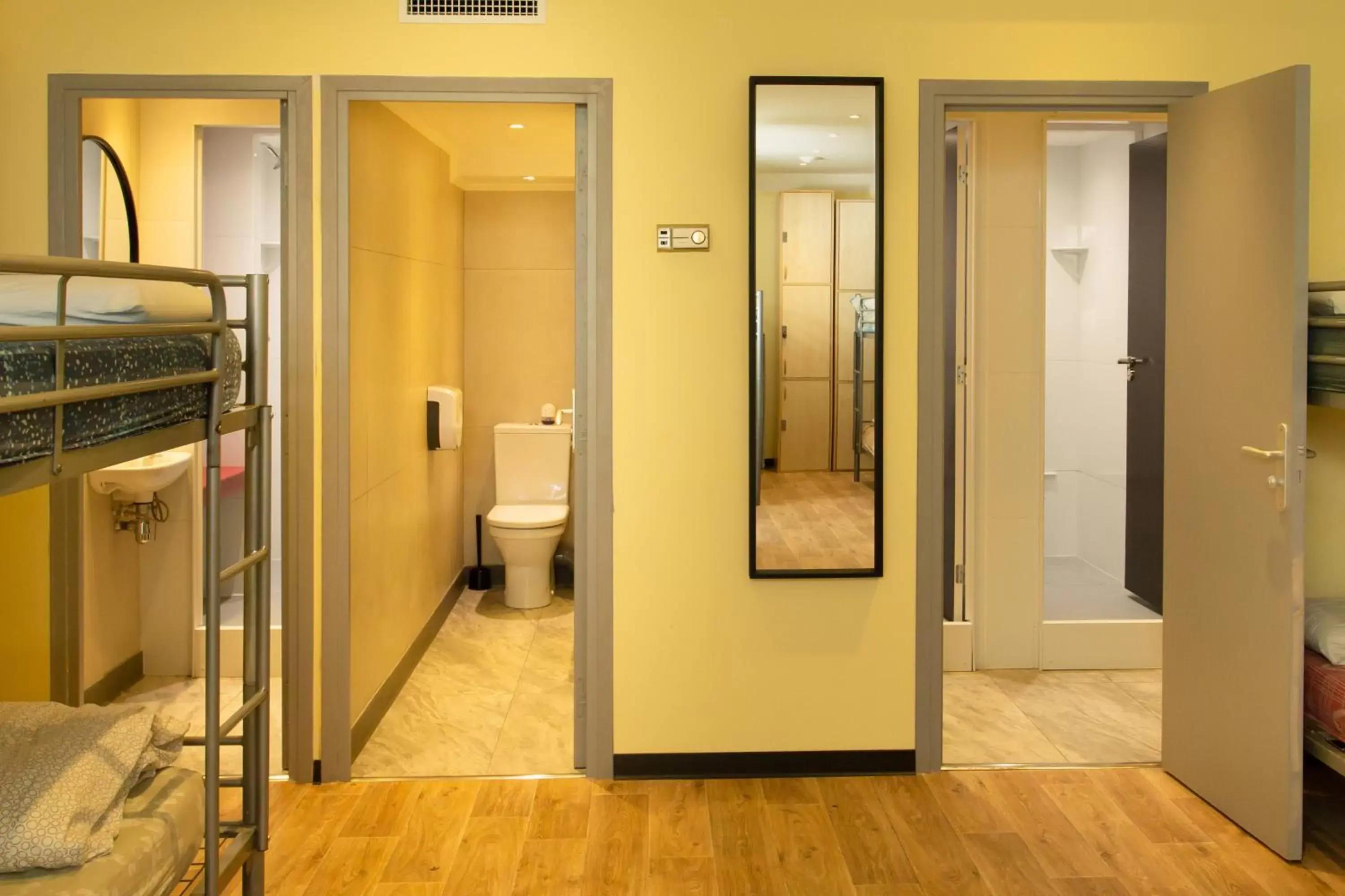 Bathroom in Villa Saint Exupery Beach Hostel