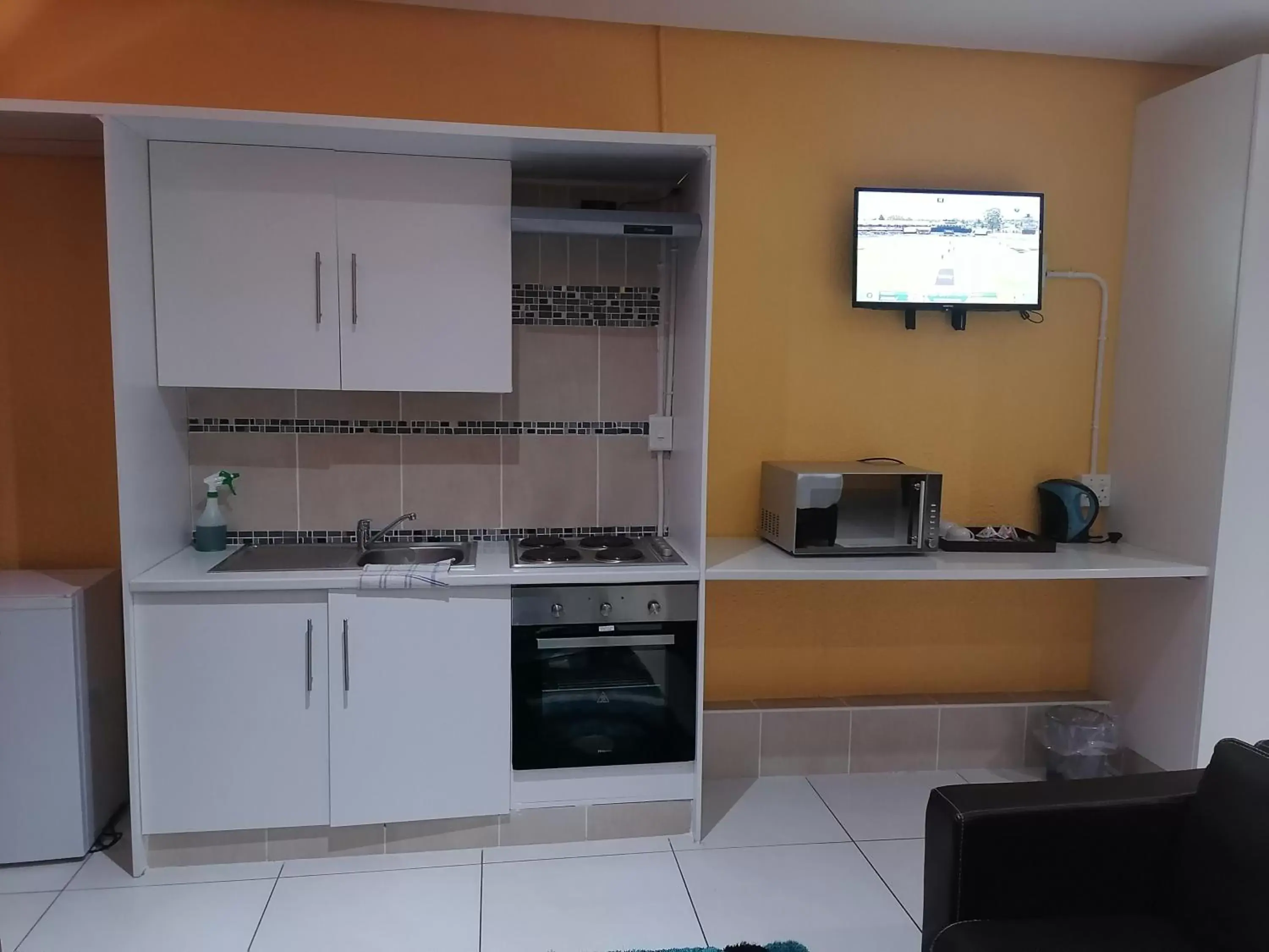 Kitchen or kitchenette, Kitchen/Kitchenette in Margate Beach Lodge