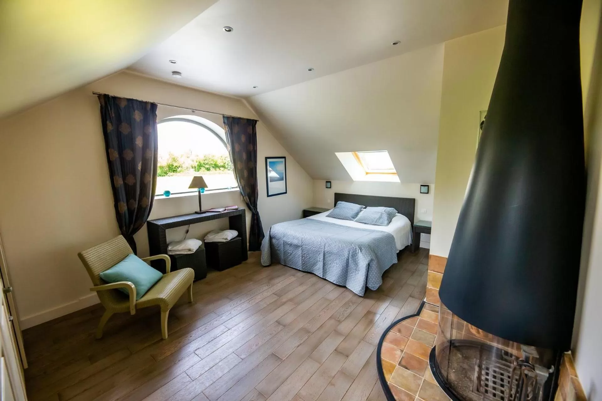 Photo of the whole room, Bed in La Ferme de l'Oudon & SPA
