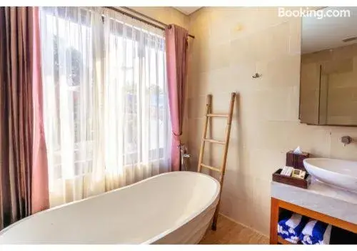 Bathroom in The Canggu Boutique Villas and Spa