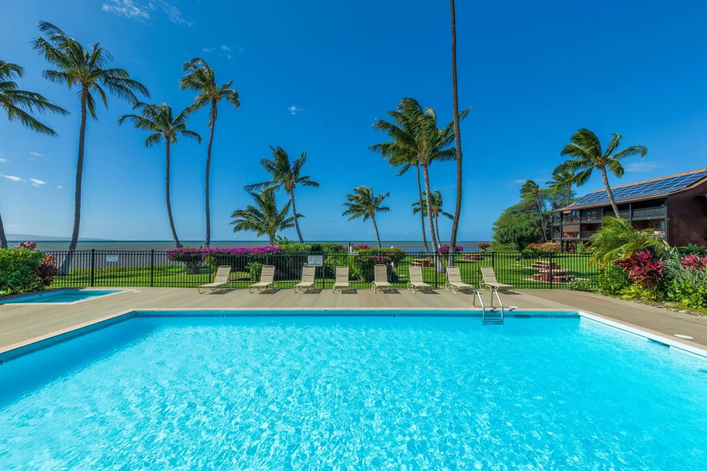 Swimming Pool in Castle Molokai Shores