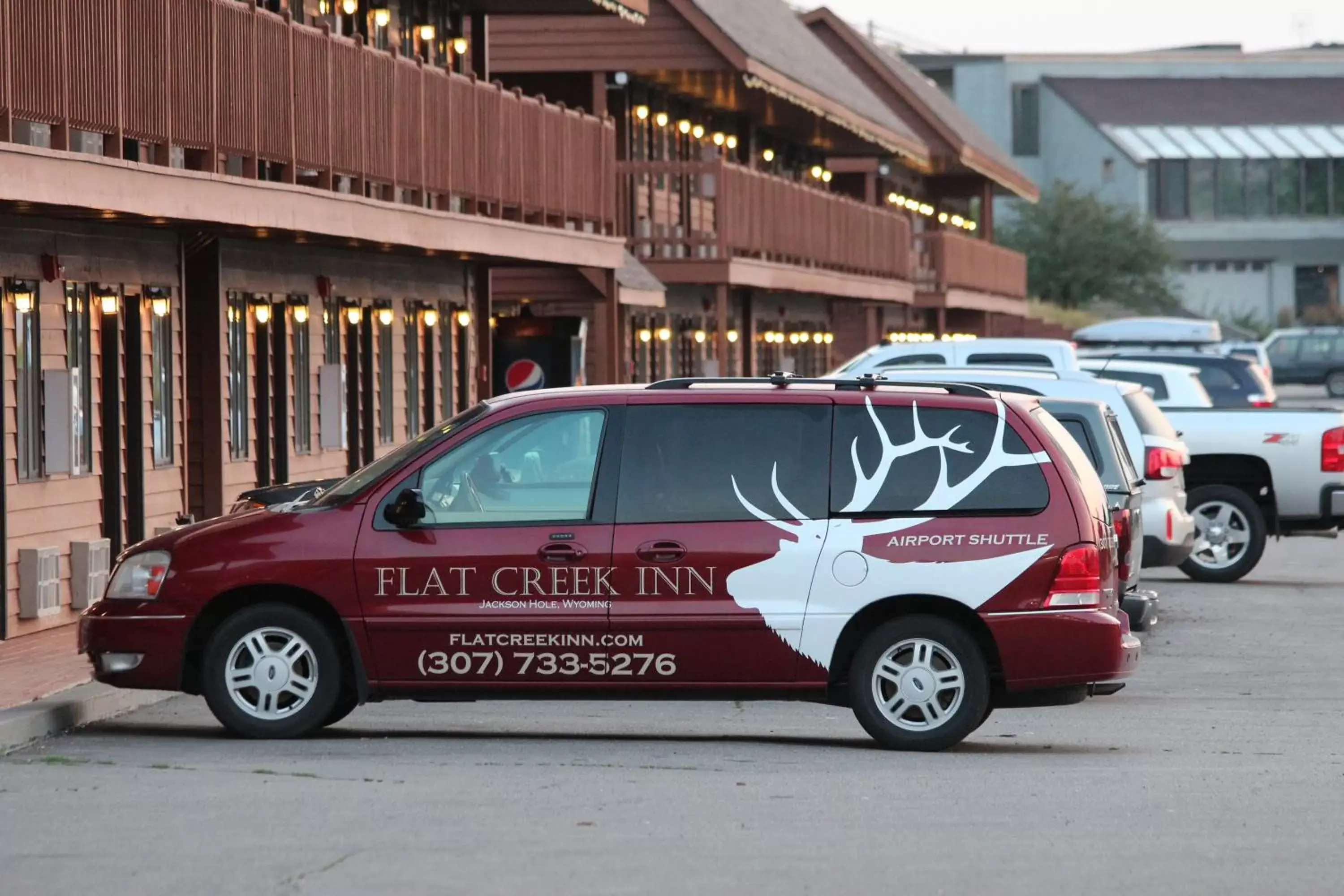 Facade/entrance, Property Building in Flat Creek Inn