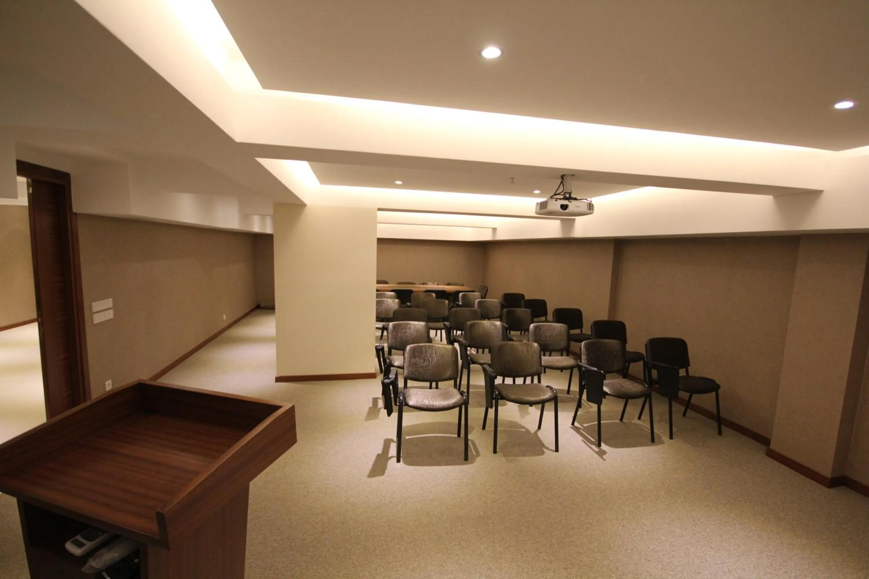 Business facilities in Grand Washington Hotel