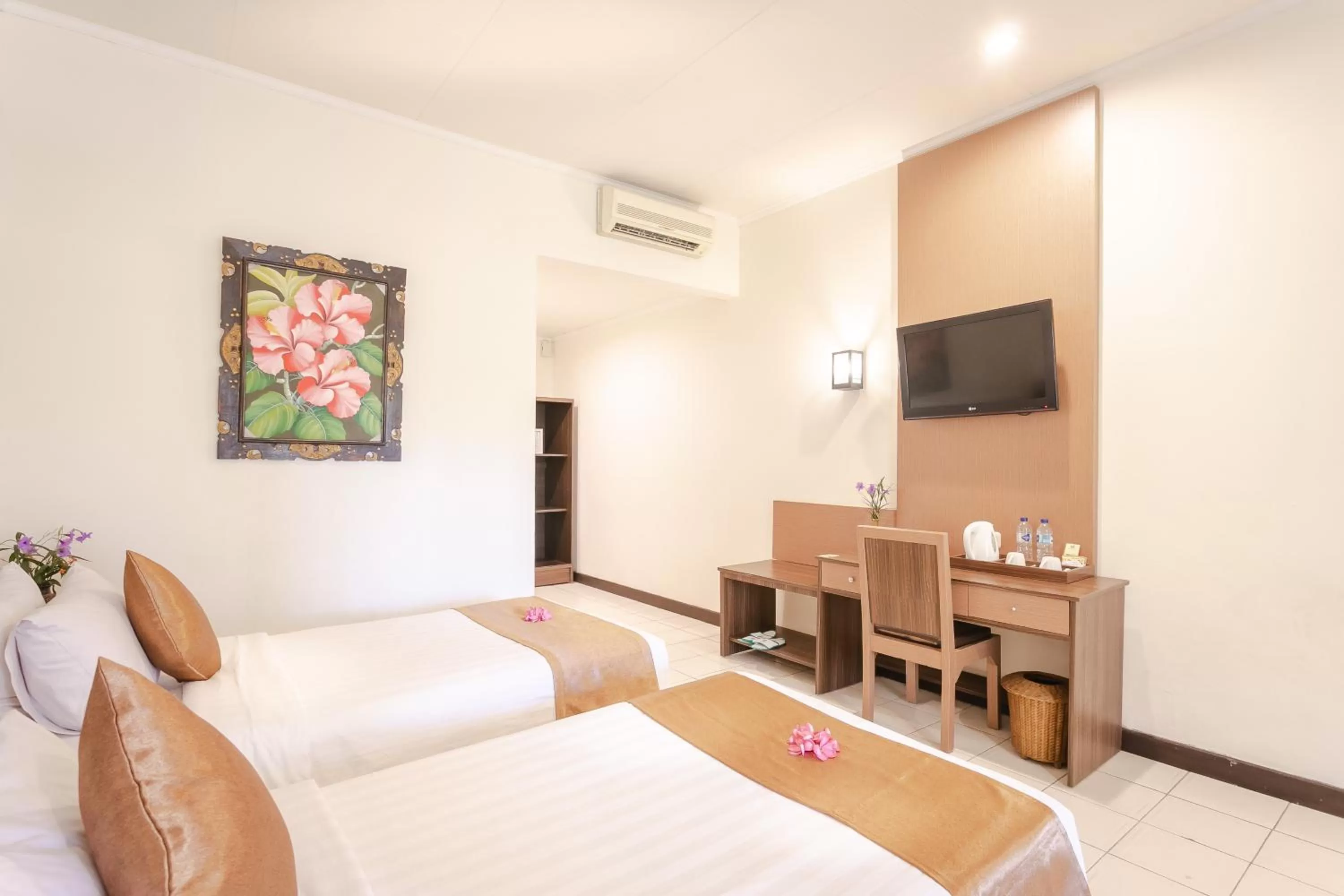 Cottage - Twin Room with Pool Access in Lombok Garden Hotel