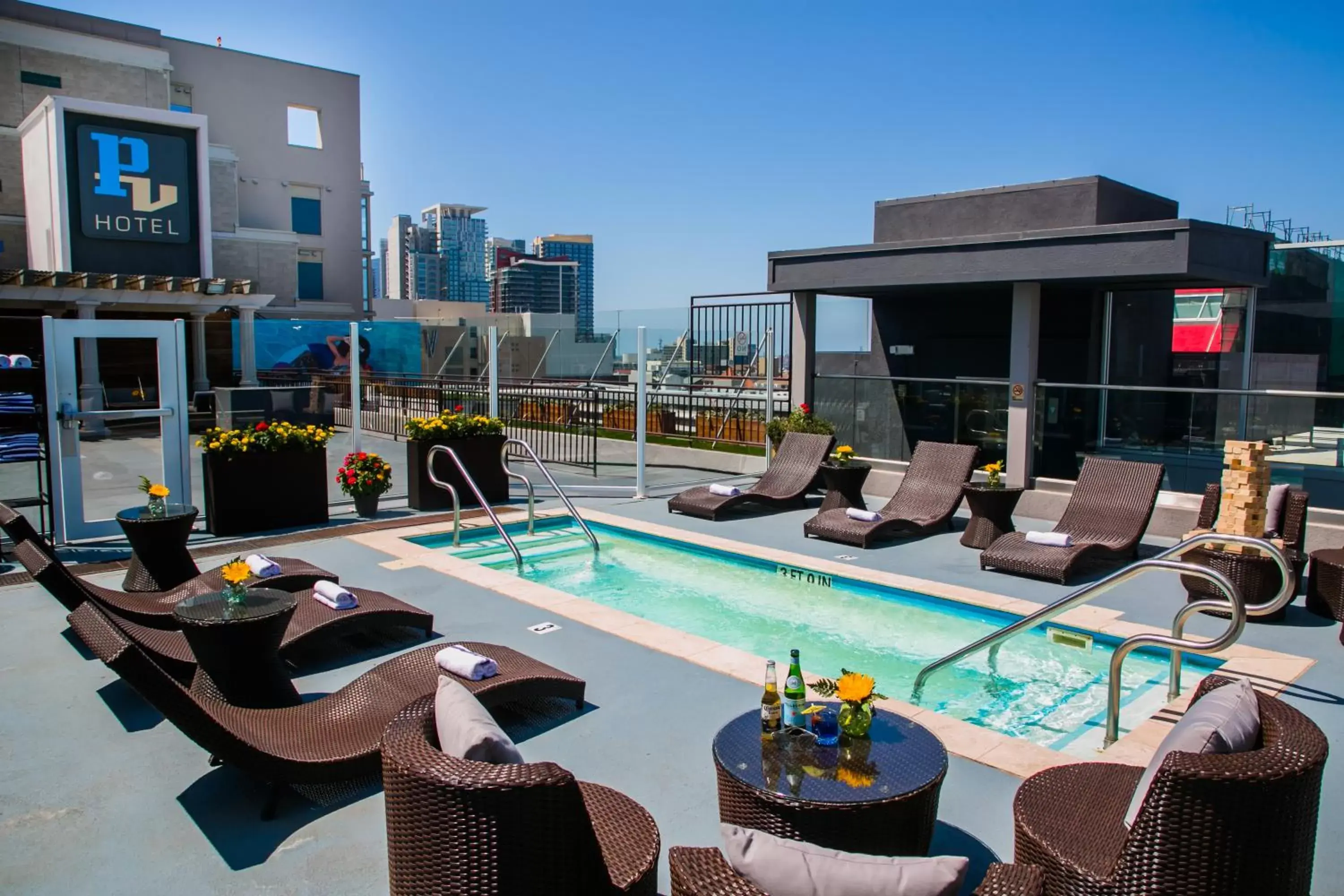 Pool view, Swimming Pool in Porto Vista Hotel In Little Italy