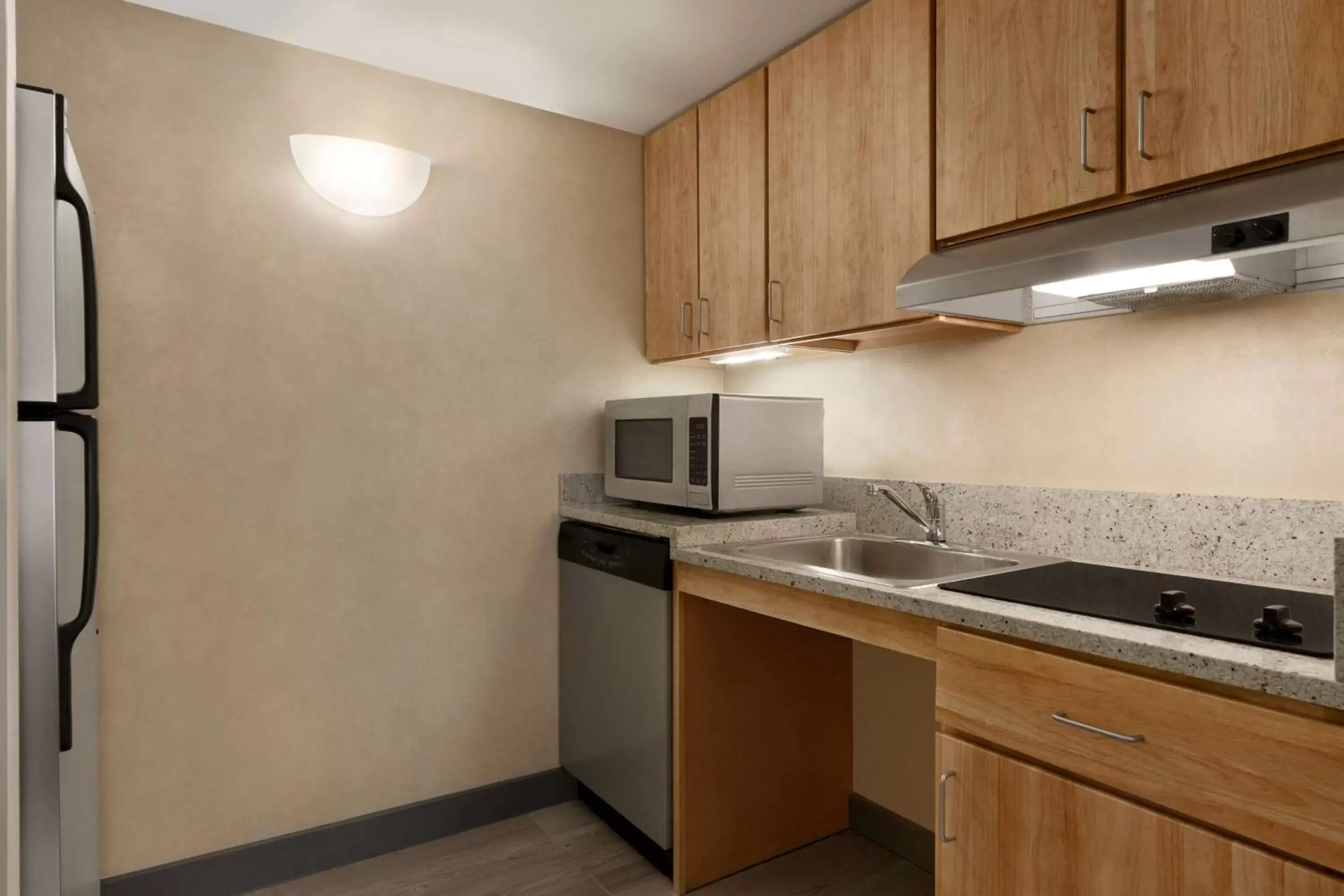 Kitchen or kitchenette, Kitchen/Kitchenette in Homewood Suites University City Philadelphia