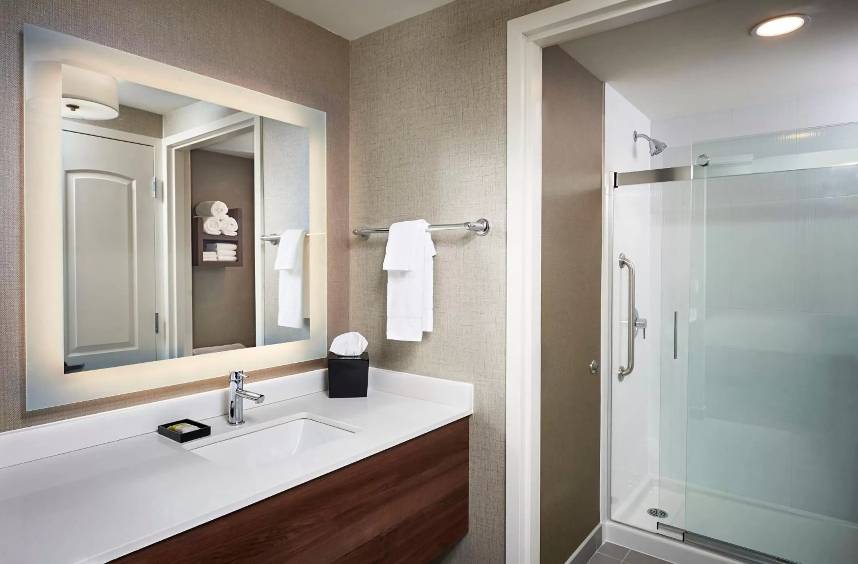 Bathroom in Staybridge Suites Niagara-On-The-Lake, an IHG Hotel