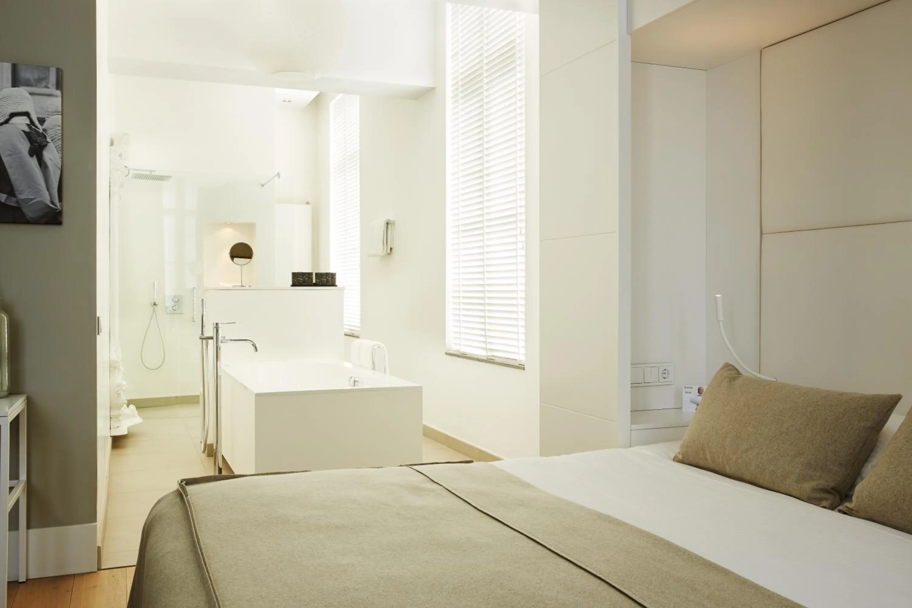 Bedroom, Bed in Het Arresthuis