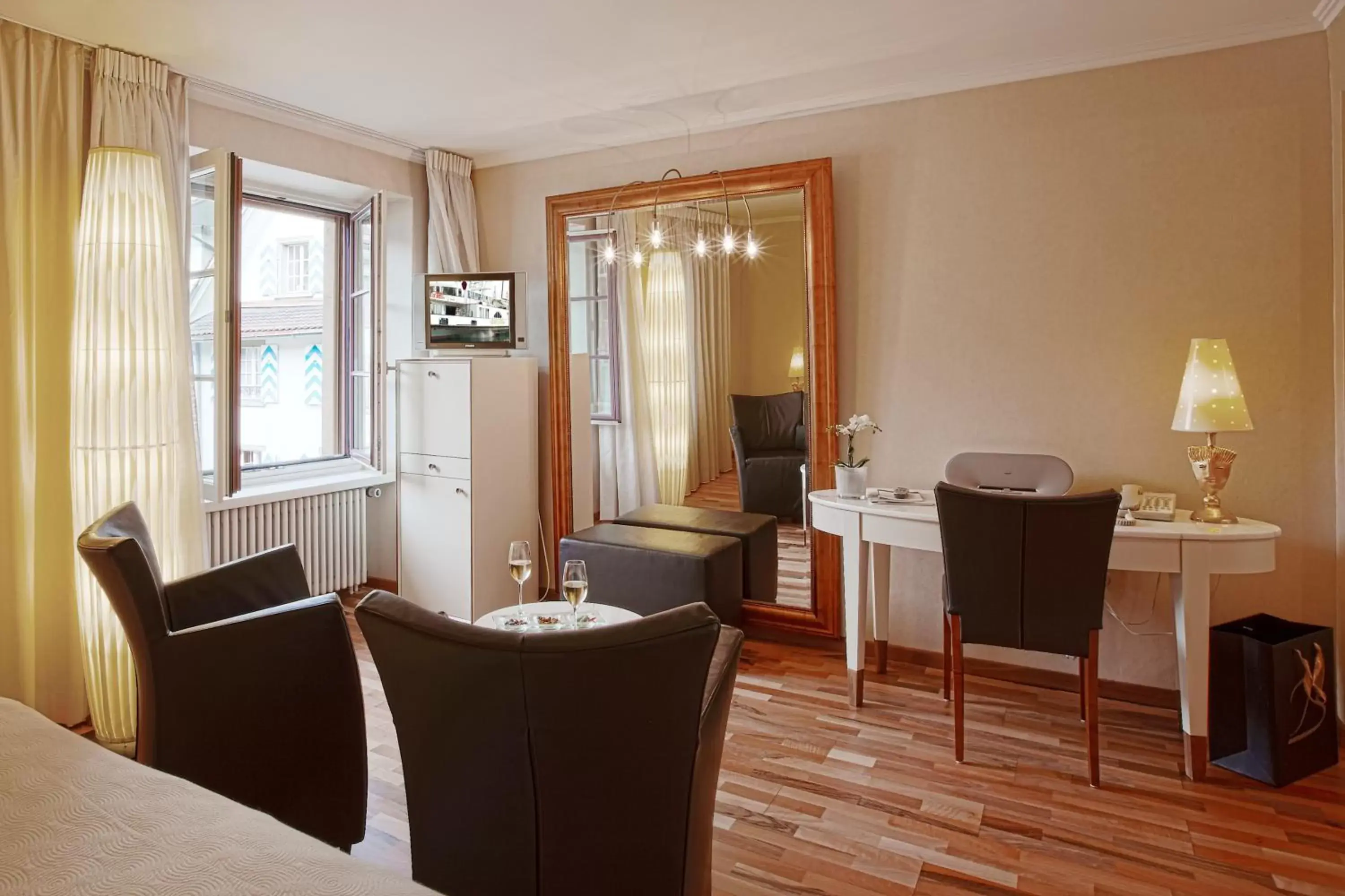 Seating area, Dining Area in Hotel des Balances