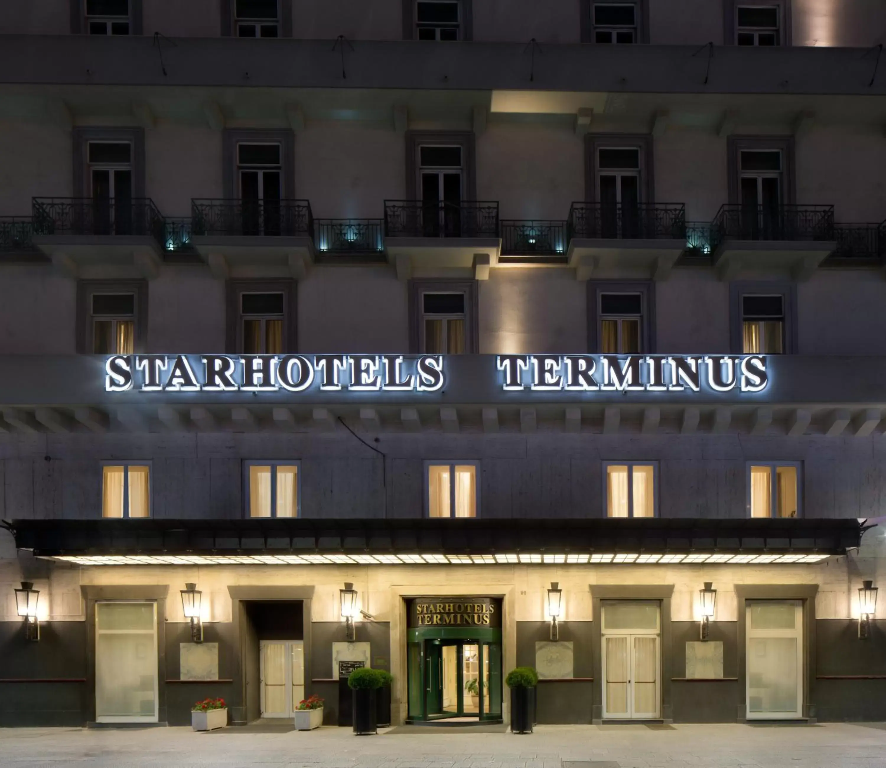 Facade/entrance, Property Building in Starhotels Terminus