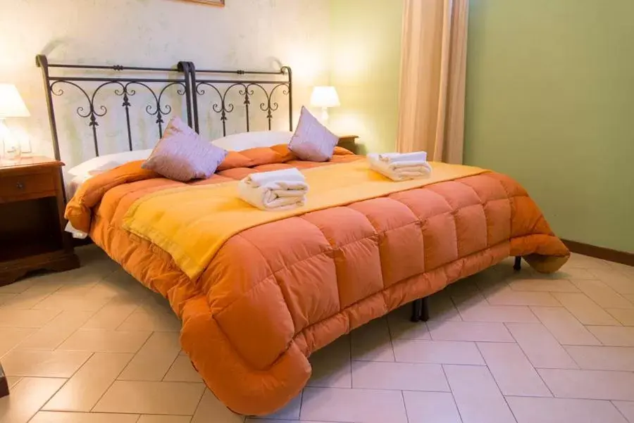 Bed in Florence Decamerone B&B