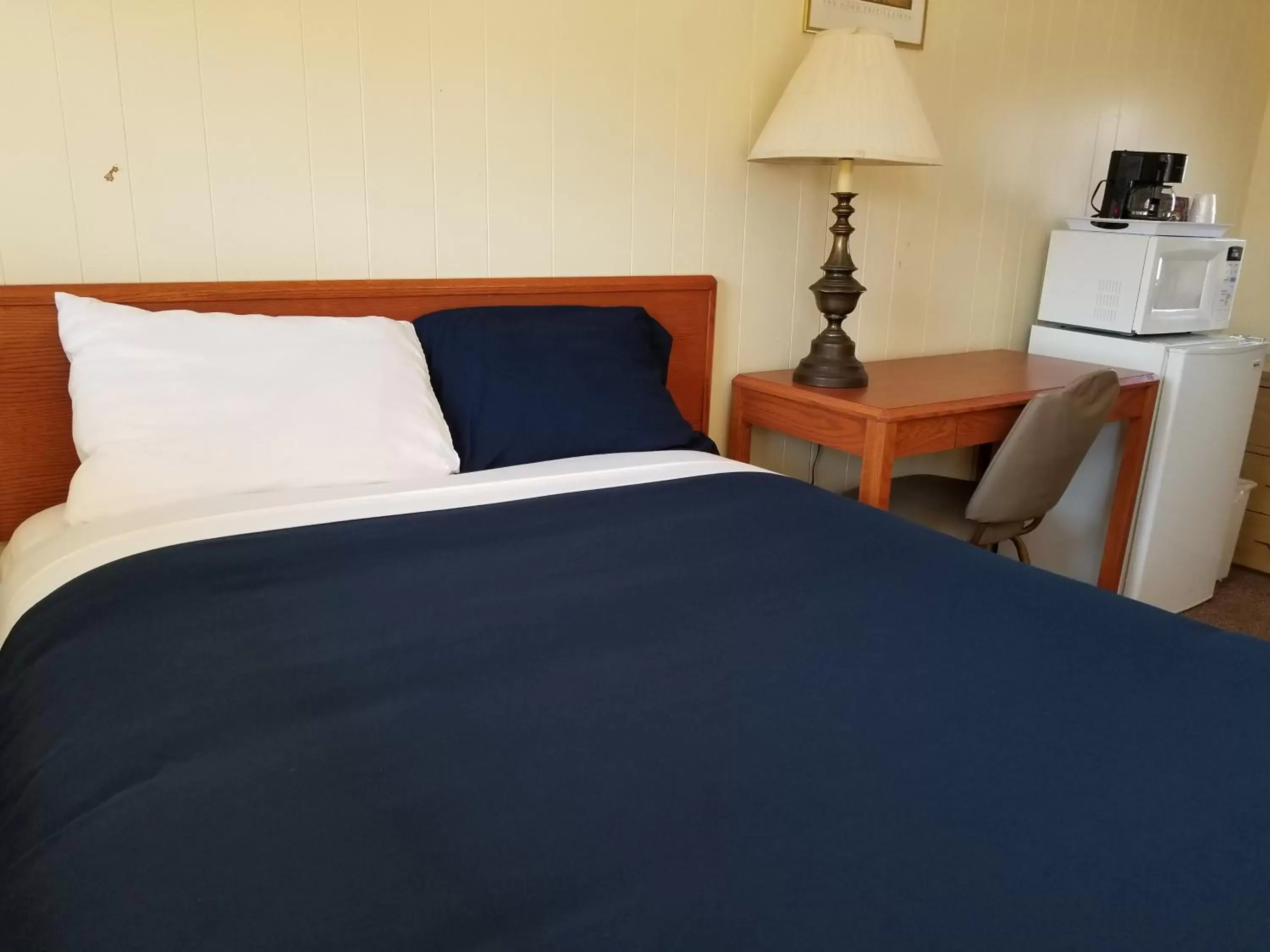 Bed in Melsask Motel