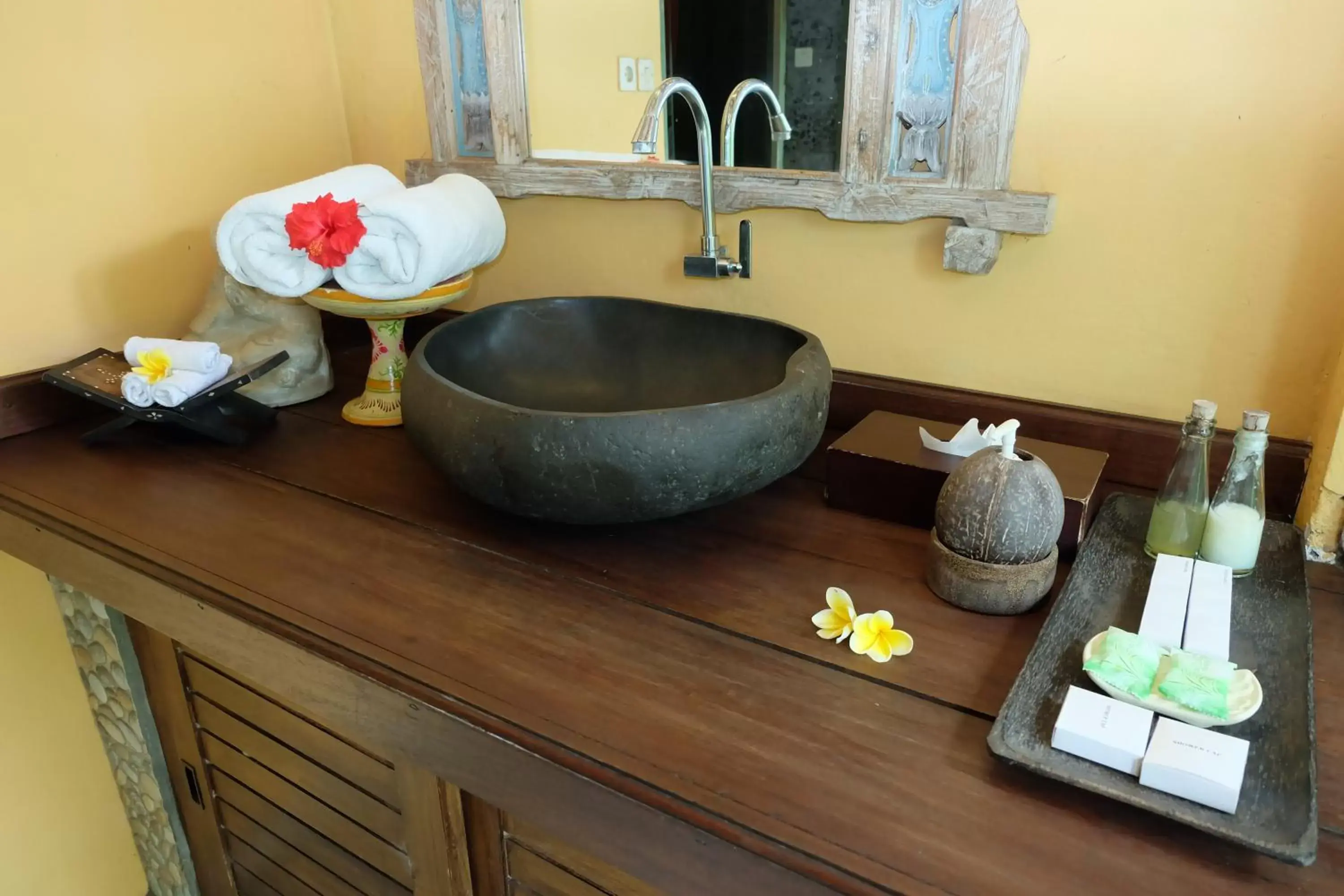 Decorative detail, Bathroom in Puri Taman Sari