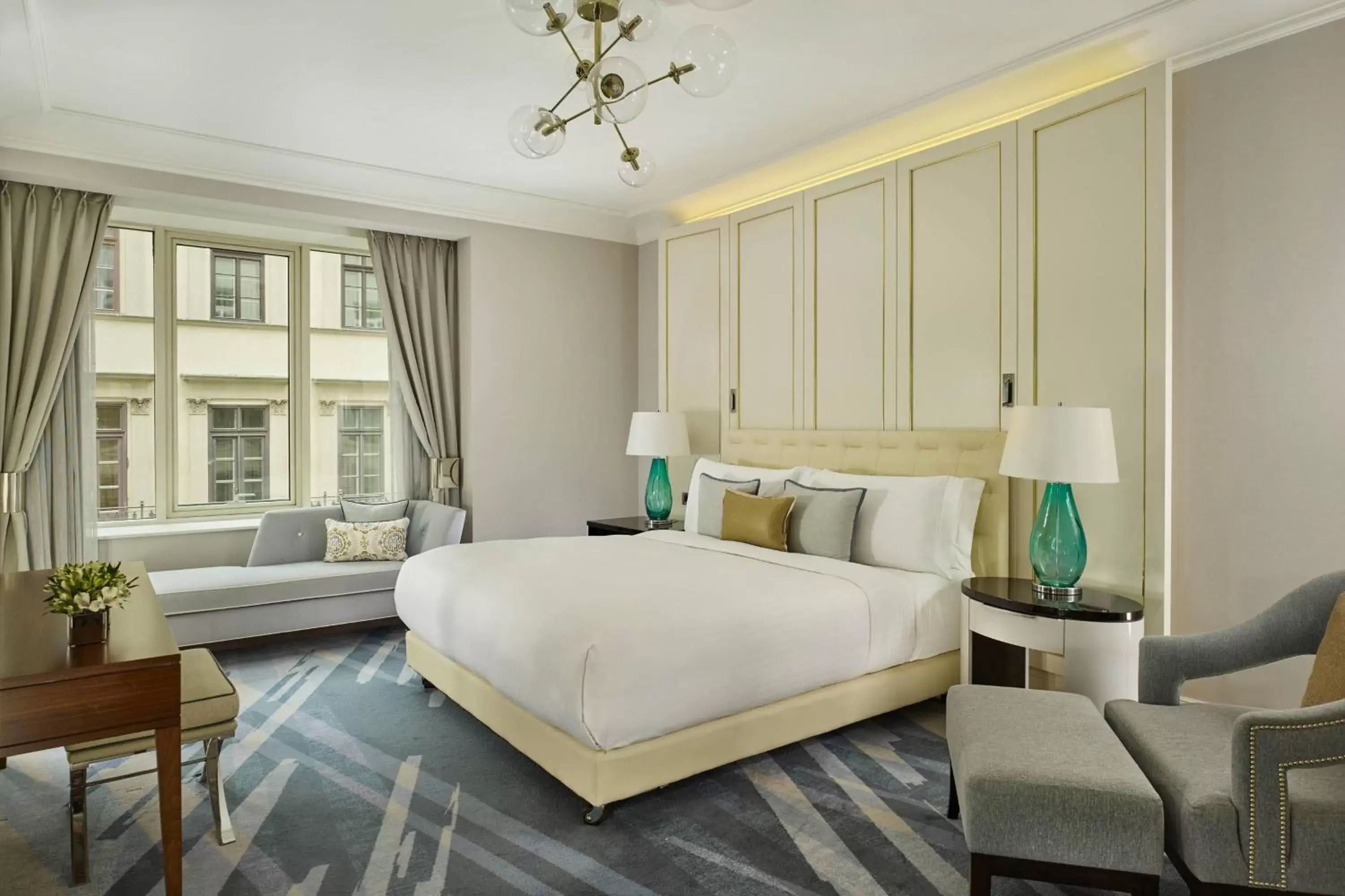 Bedroom in The Ritz-Carlton, Budapest