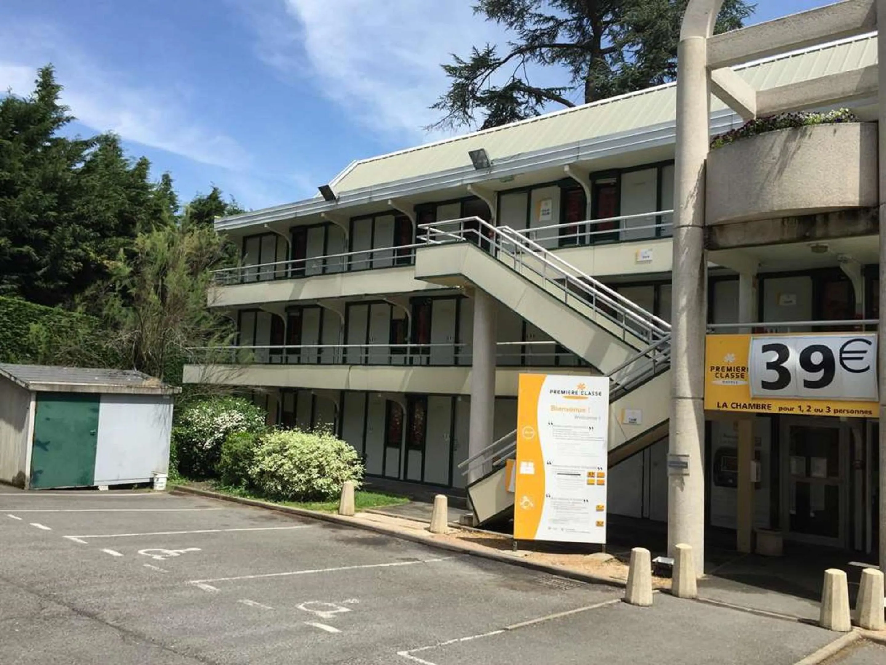 Facade/entrance in Premiere Classe St Etienne Nord Villars