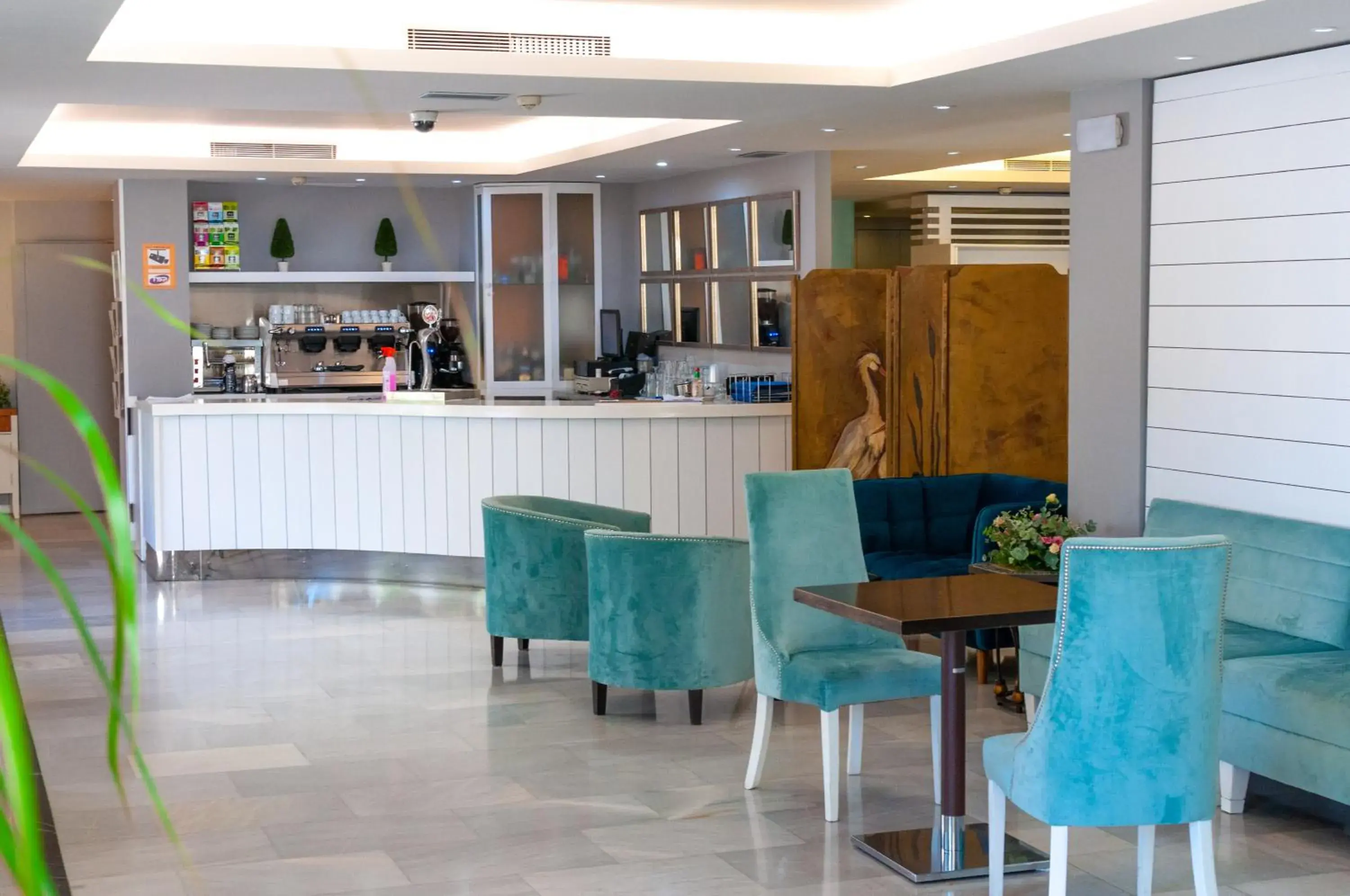 Lounge or bar in Hotel Oasis Lounge or bar in Hotel Oasis