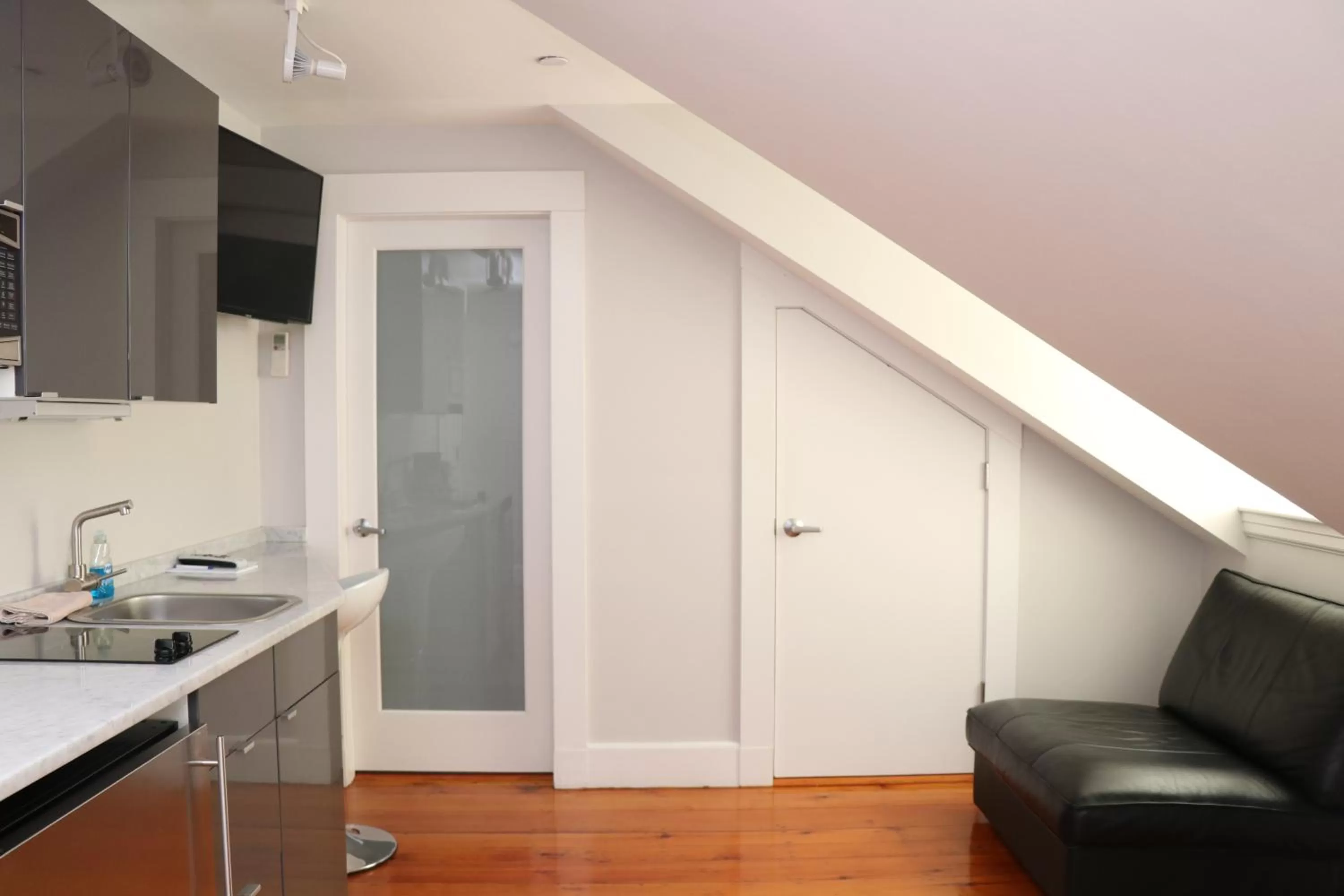 View (from property/room), Kitchen/Kitchenette in Downtown Beacon Hill, Convenient, Comfy Studio #14