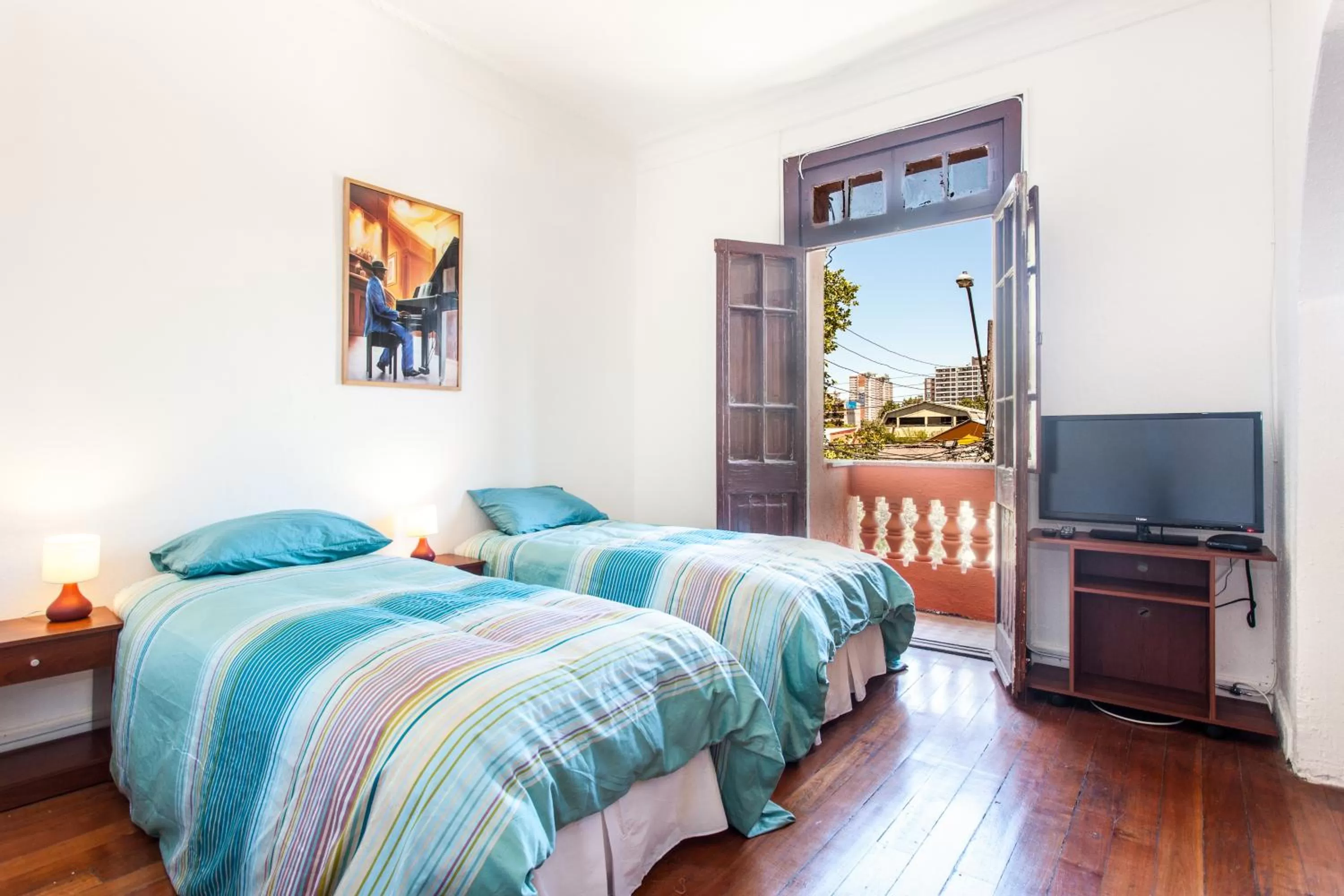 Photo of the whole room, Bed in Italia Suite