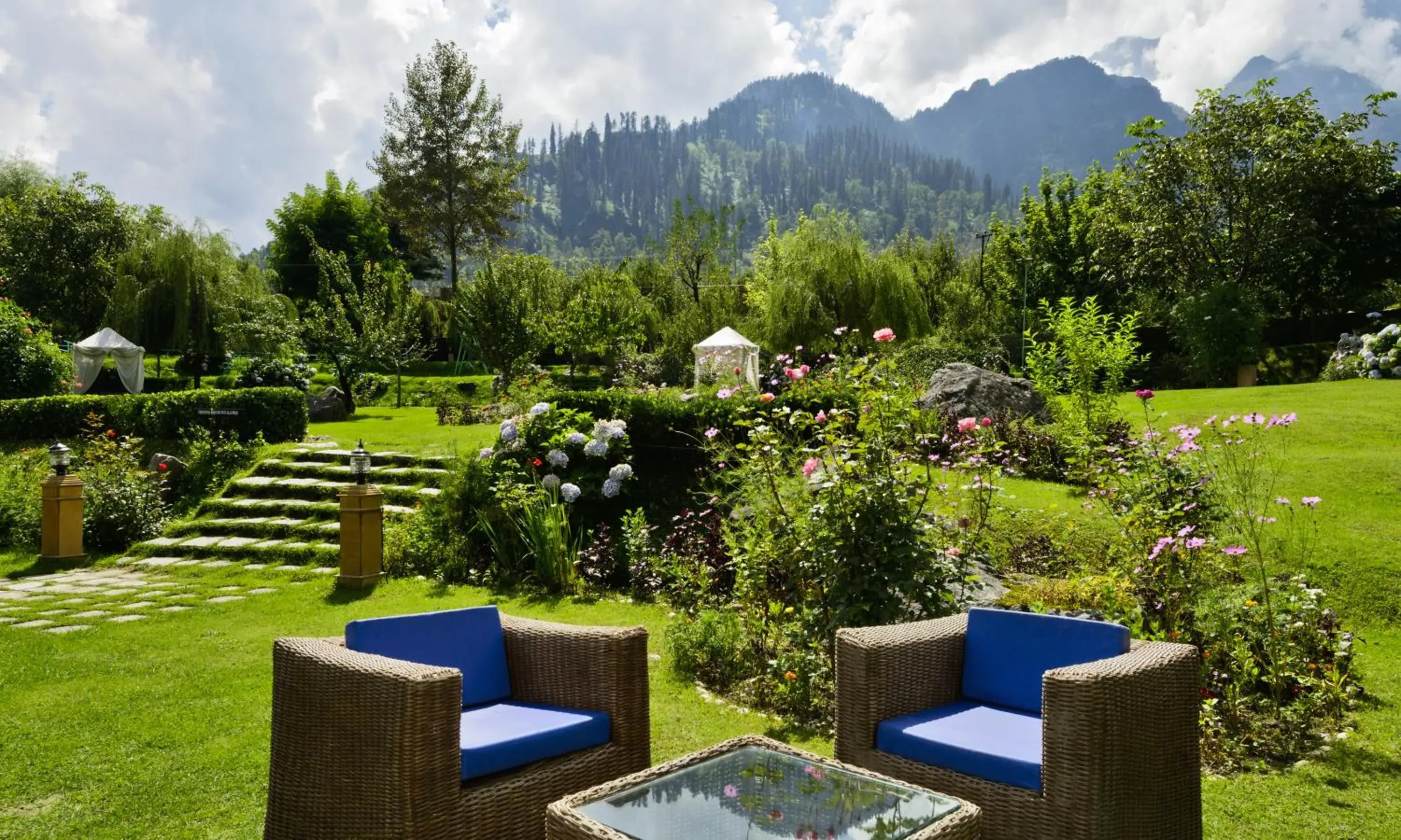 Garden view in Solang Valley Resort